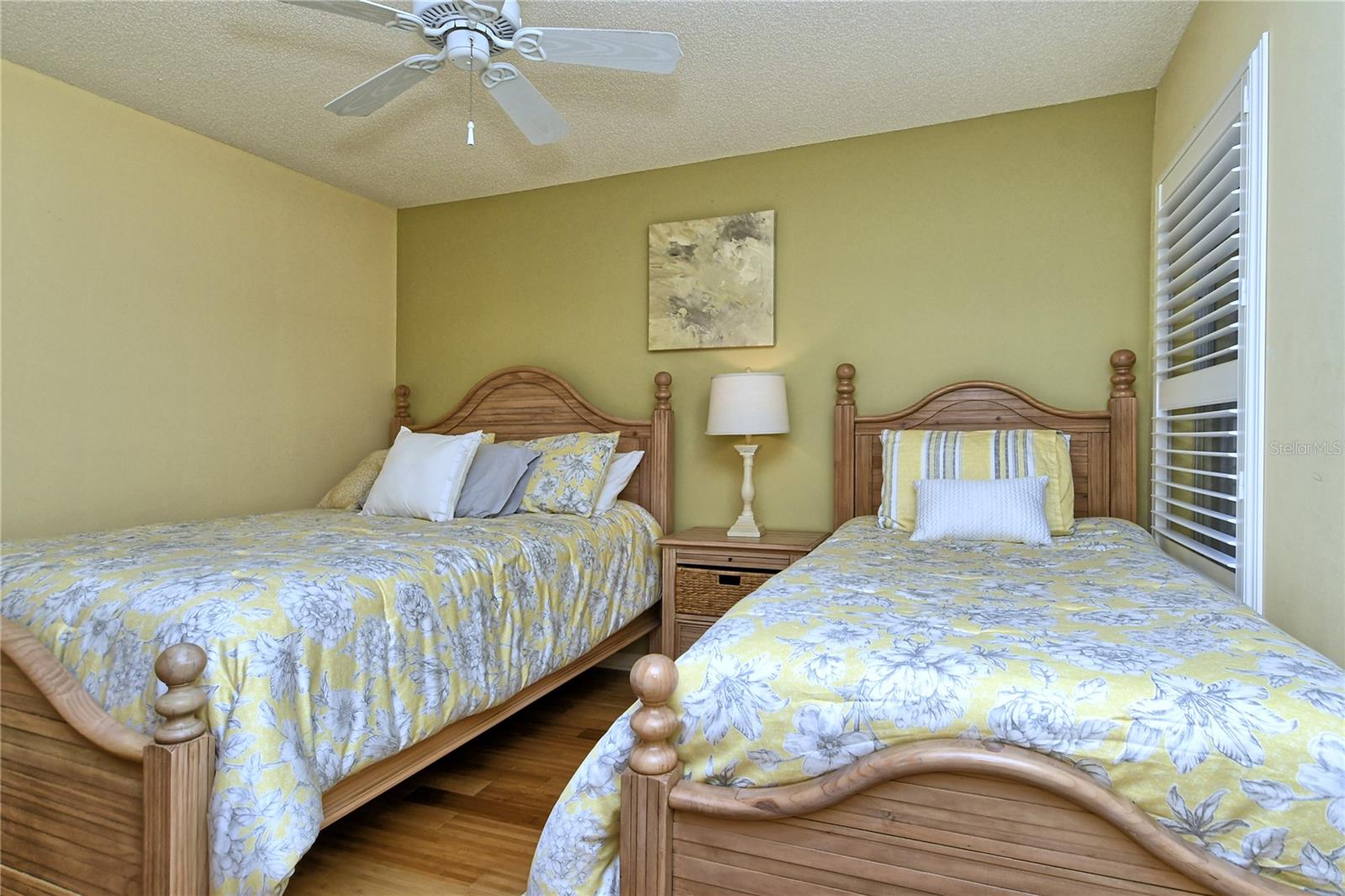 HERITAGE OAKS GOLF & COUNTRY CLUB - Residential