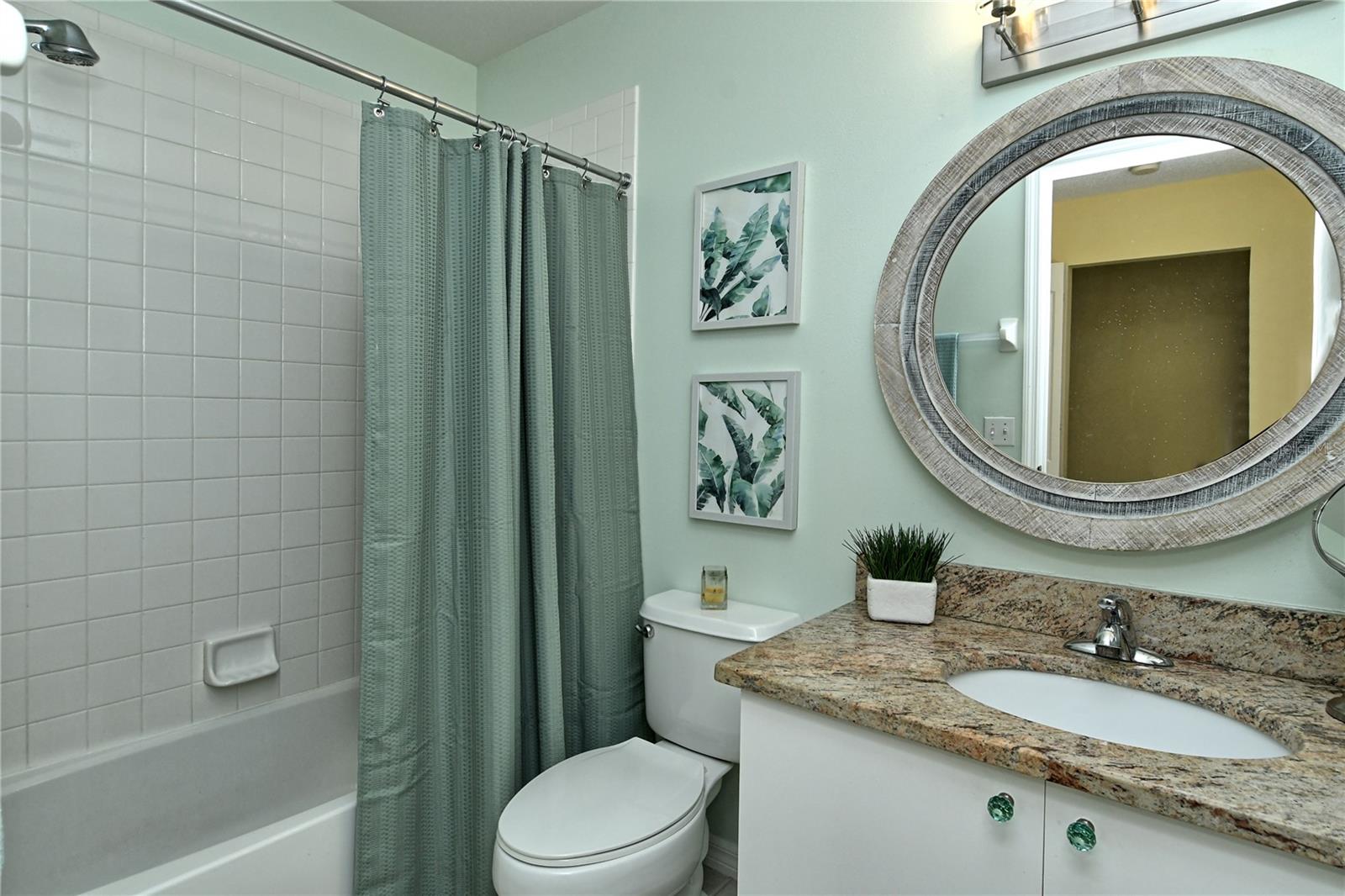 HERITAGE OAKS GOLF & COUNTRY CLUB - Residential