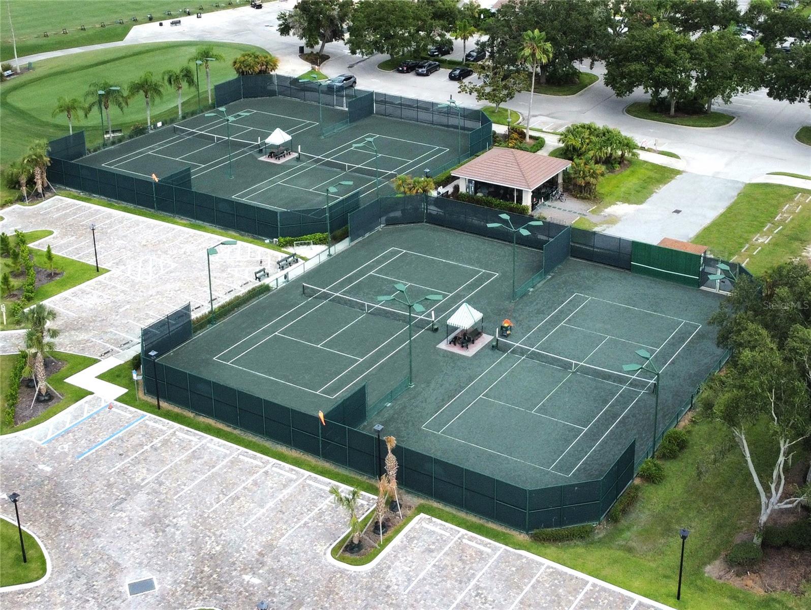 HERITAGE OAKS GOLF & COUNTRY CLUB - Residential