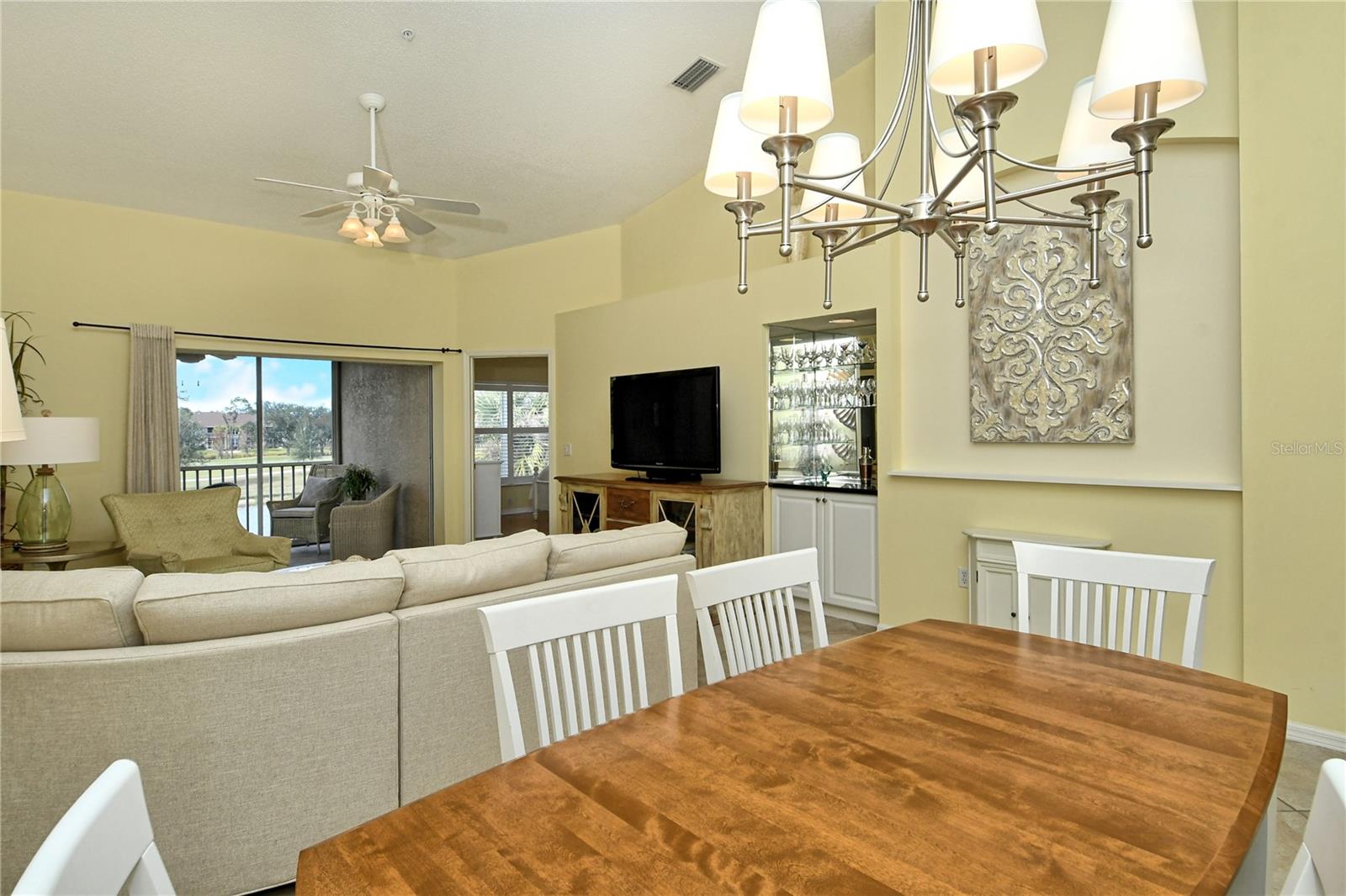 HERITAGE OAKS GOLF & COUNTRY CLUB - Residential