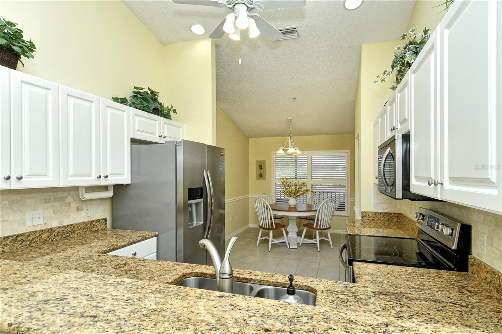 HERITAGE OAKS GOLF & COUNTRY CLUB - Residential