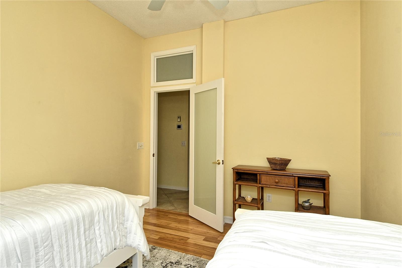 HERITAGE OAKS GOLF & COUNTRY CLUB - Residential