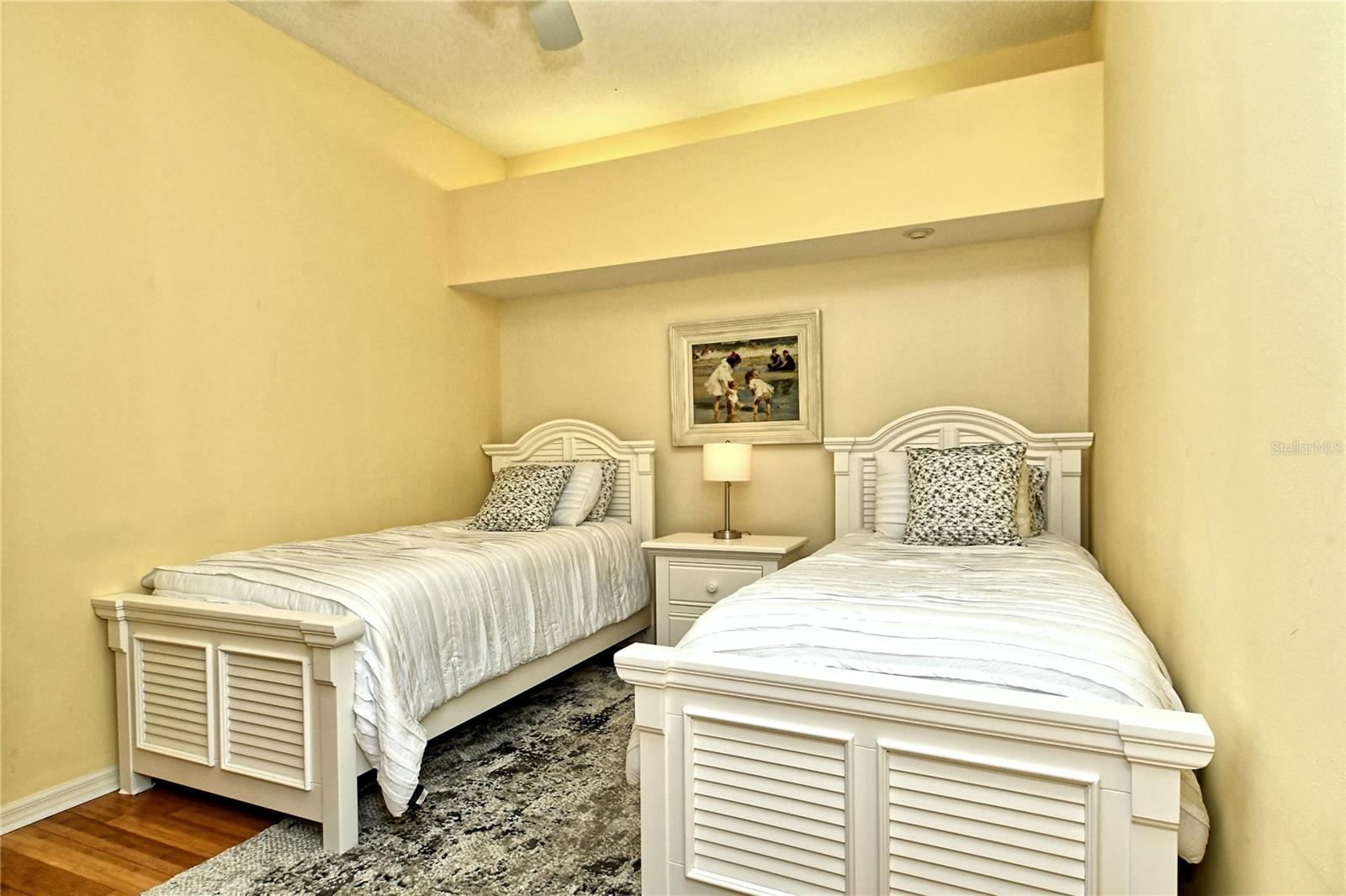 HERITAGE OAKS GOLF & COUNTRY CLUB - Residential