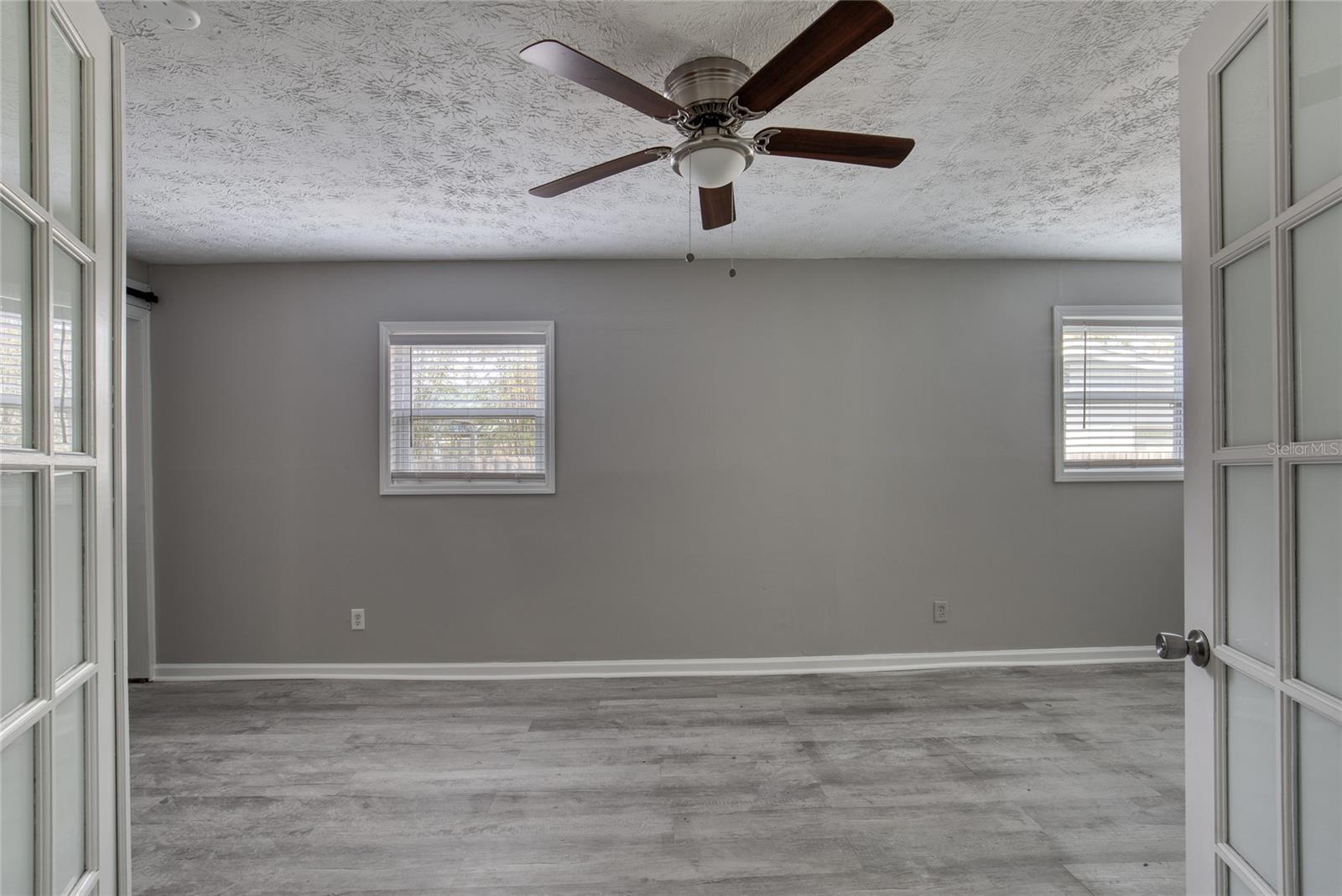 ST JOHNS PARK - Residential