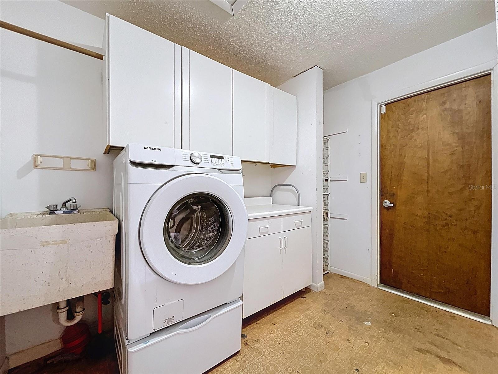 BLUE WATER COVE - Residential