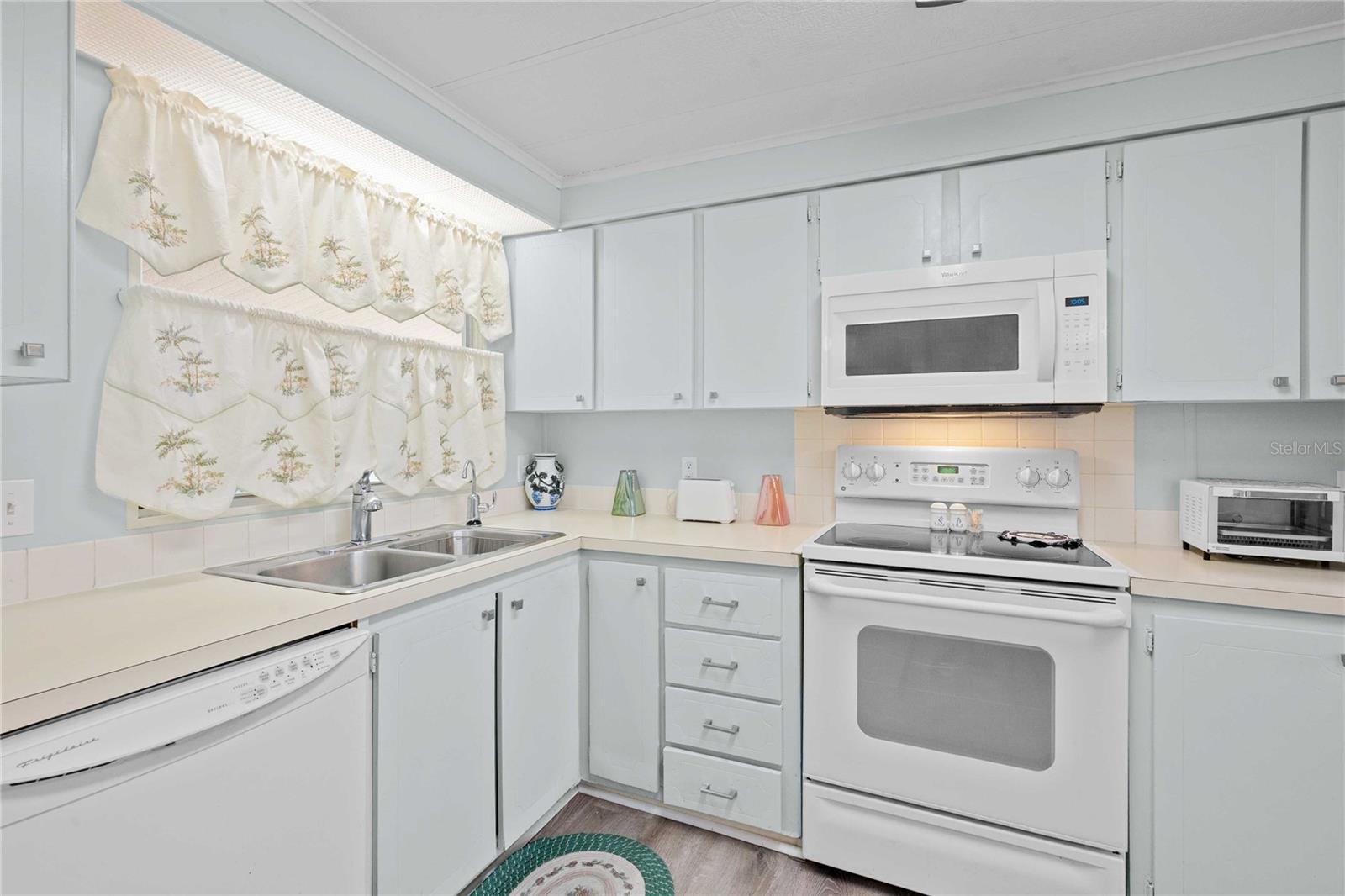 LAKE BETMAR ESTATES - Residential