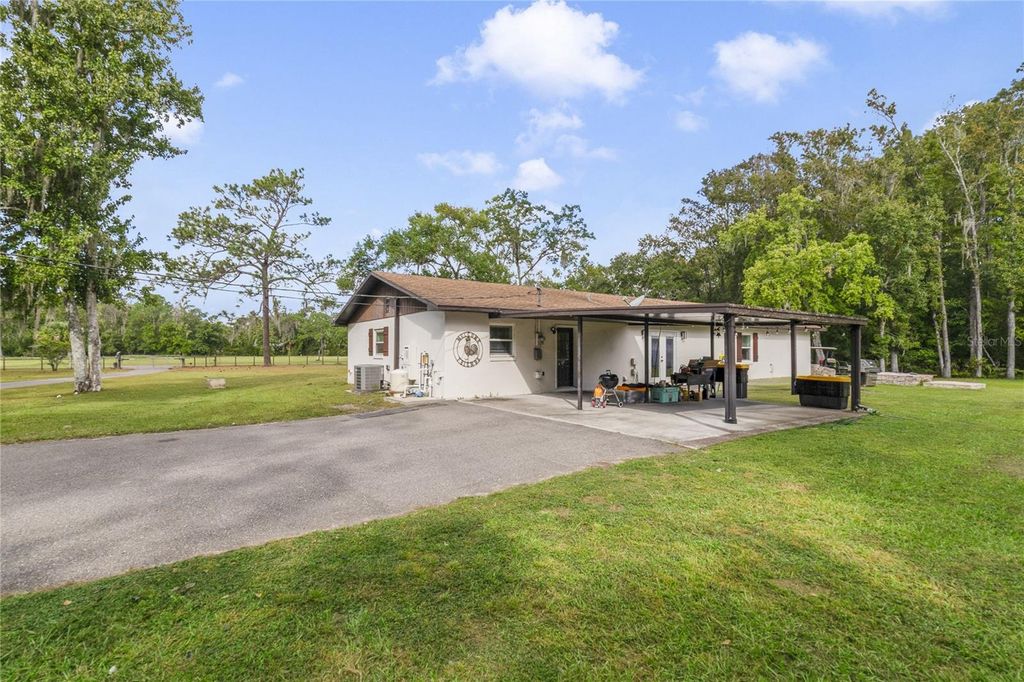 Photo of 305 Hargrove Lane, Kissimmee, FL 34747 (MLS # O6353540)