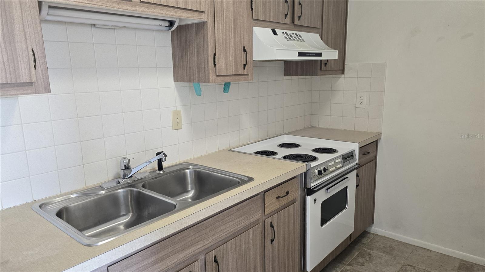 TAHITIAN GARDENS CONDO - Residential
