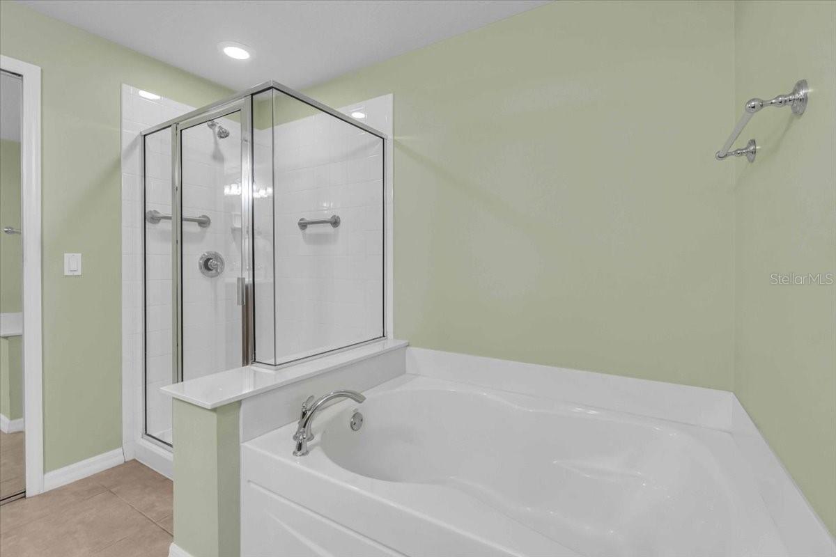 LAKESIDE AT ISLES ON PALMER RANCH - Residential