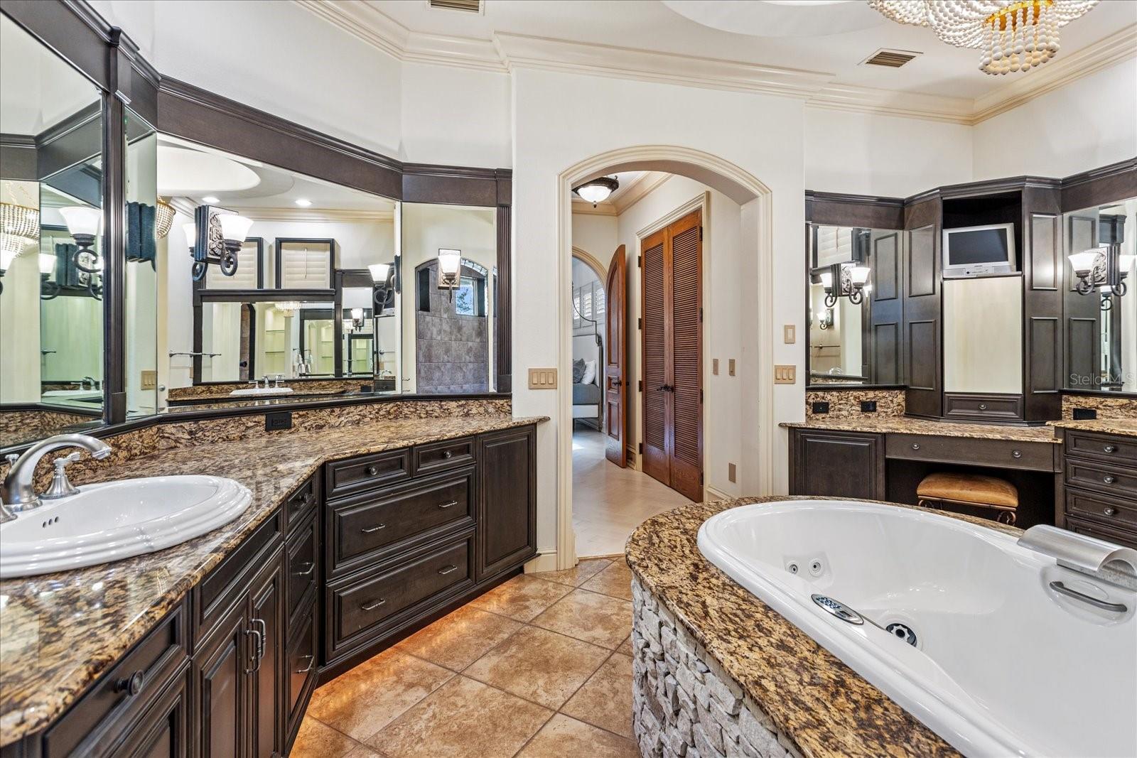 KEENES POINTE - Residential