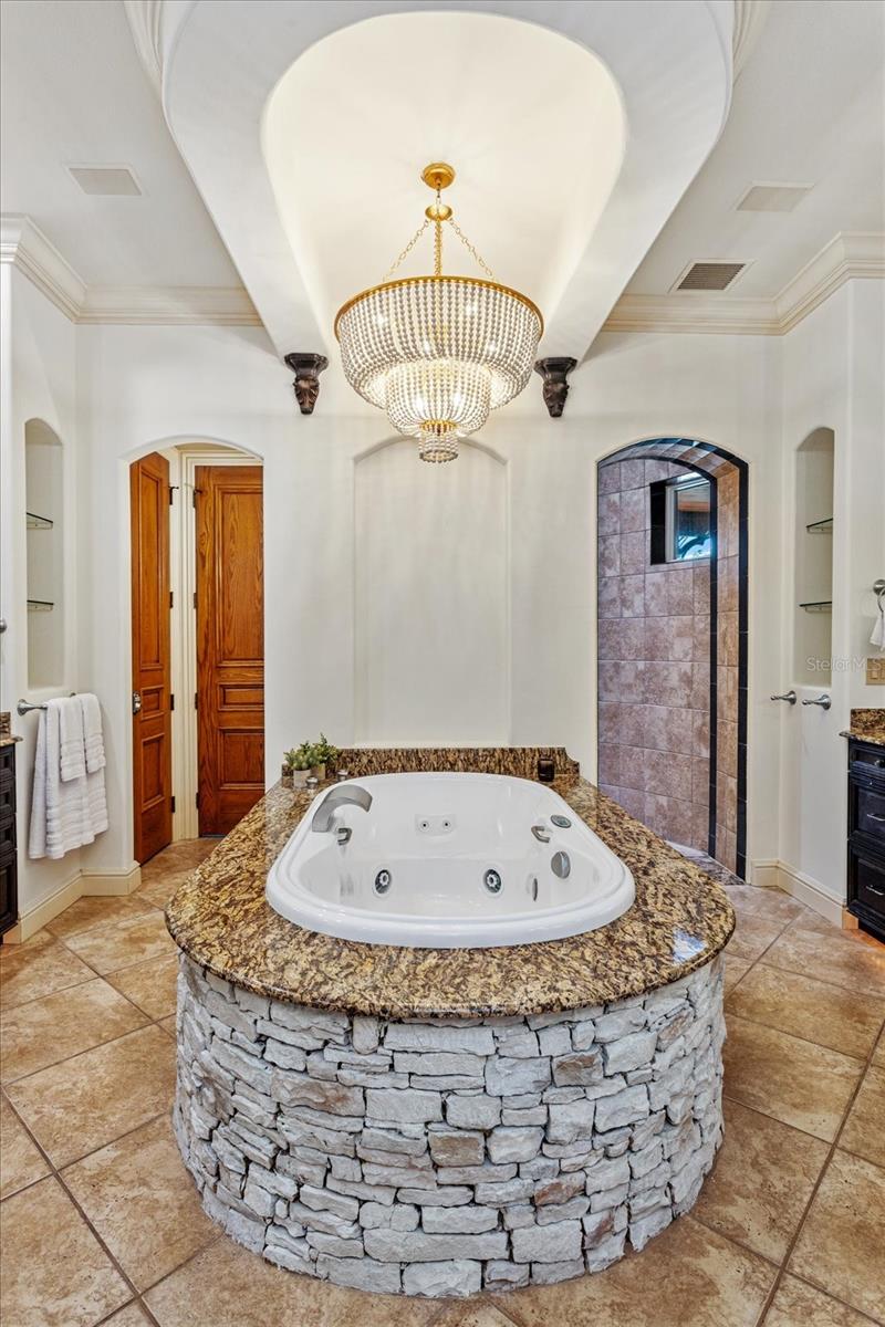 KEENES POINTE - Residential