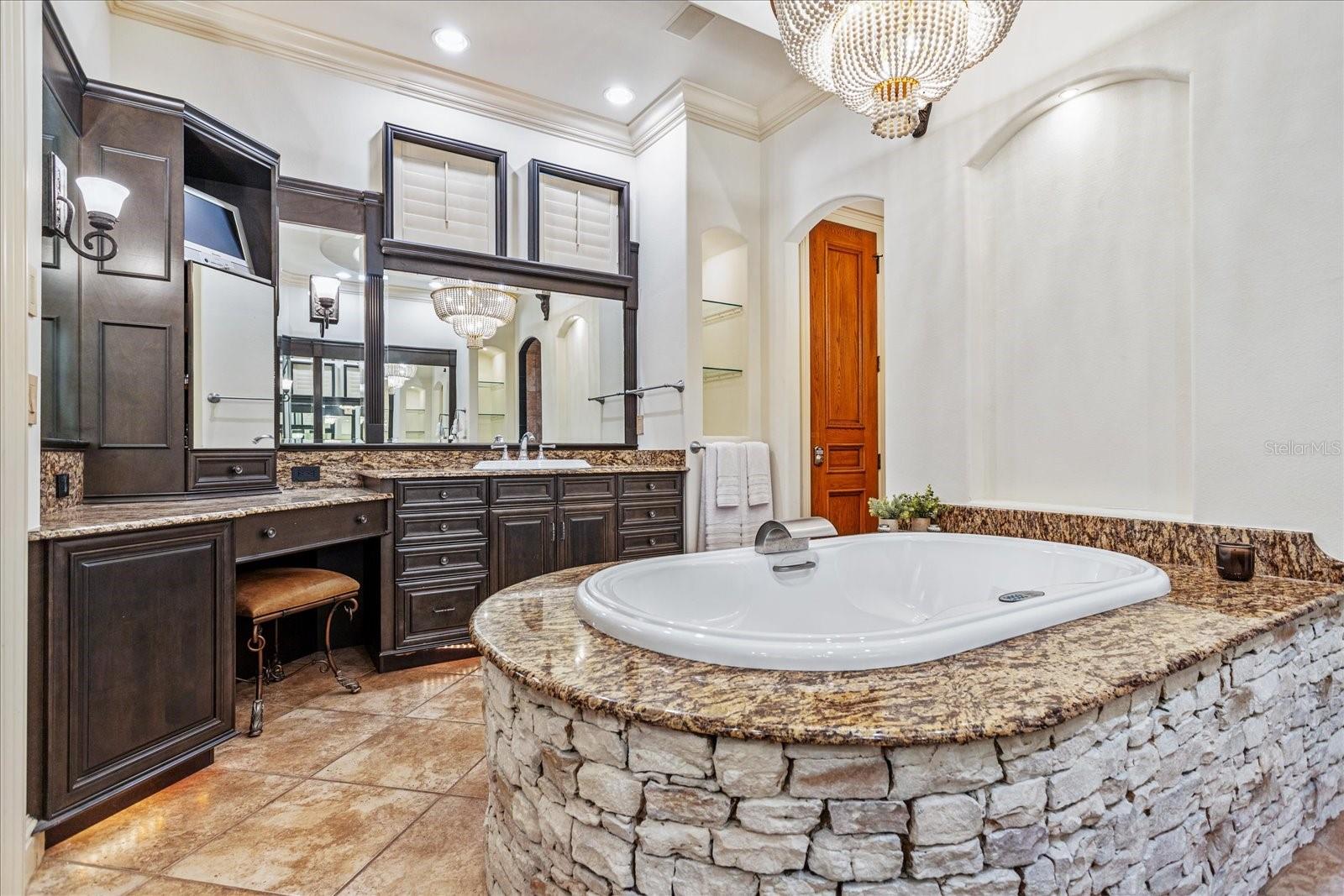 KEENES POINTE - Residential