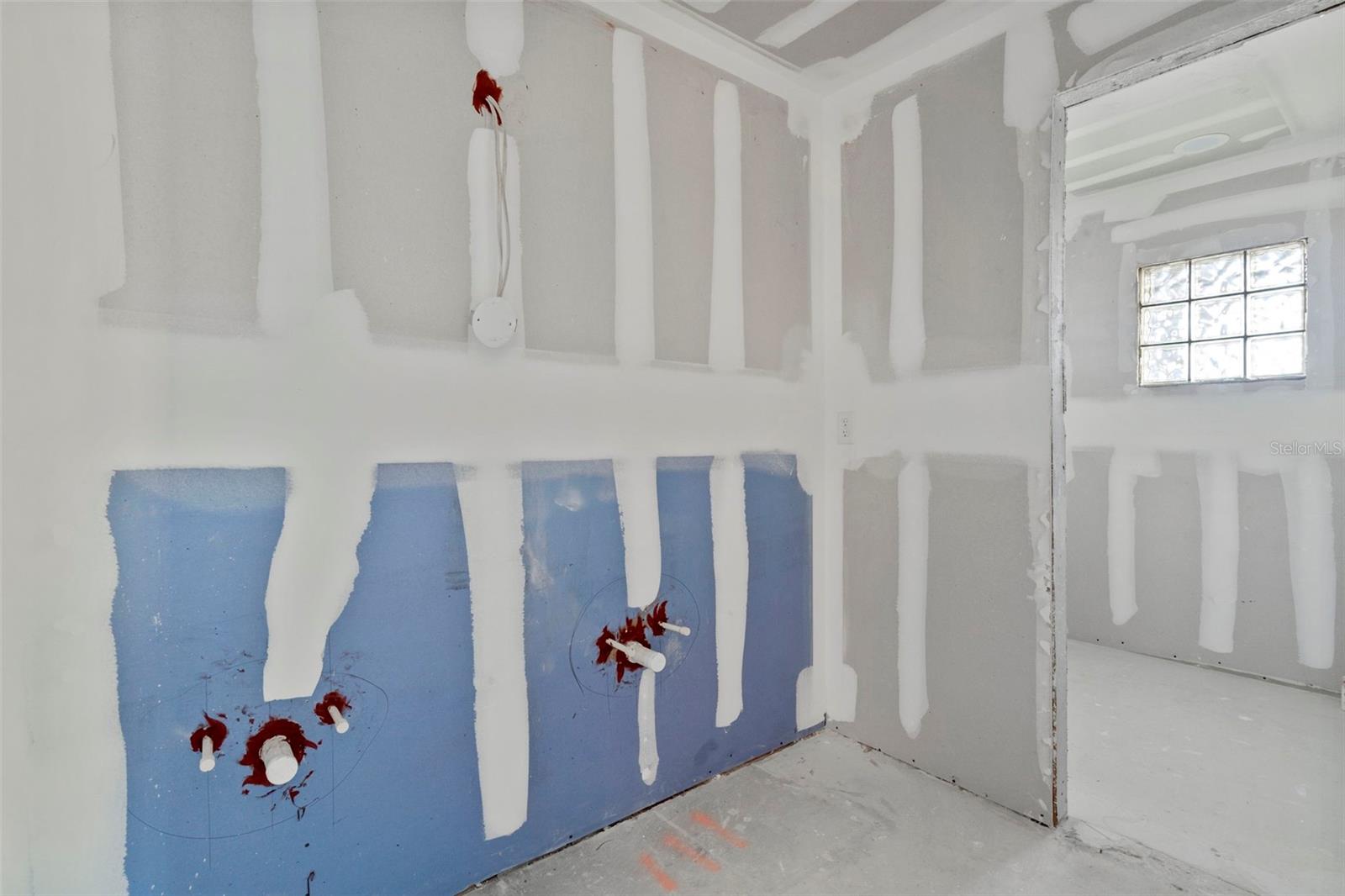 LAKECREST CONDO - Residential