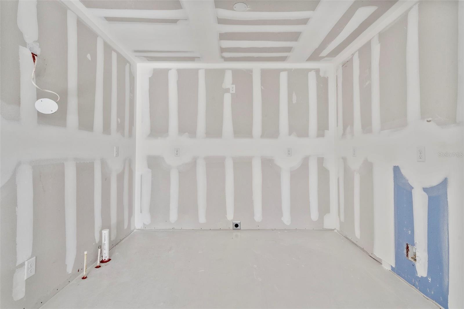 LAKECREST CONDO - Residential