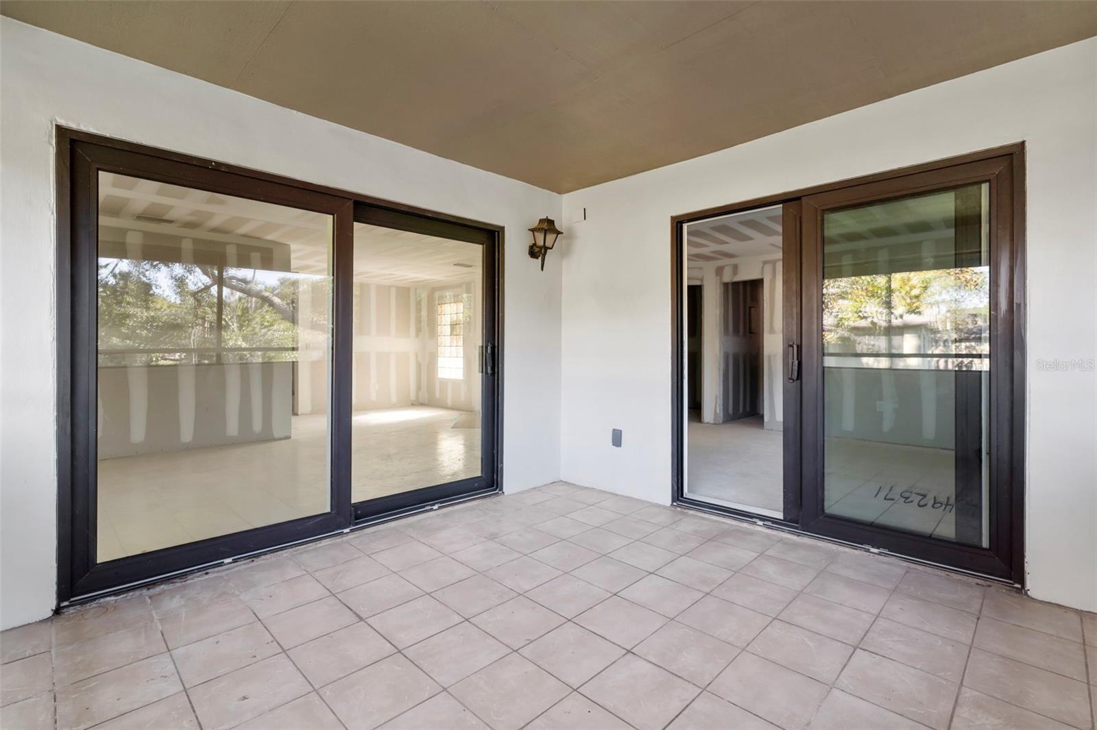 LAKECREST CONDO - Residential