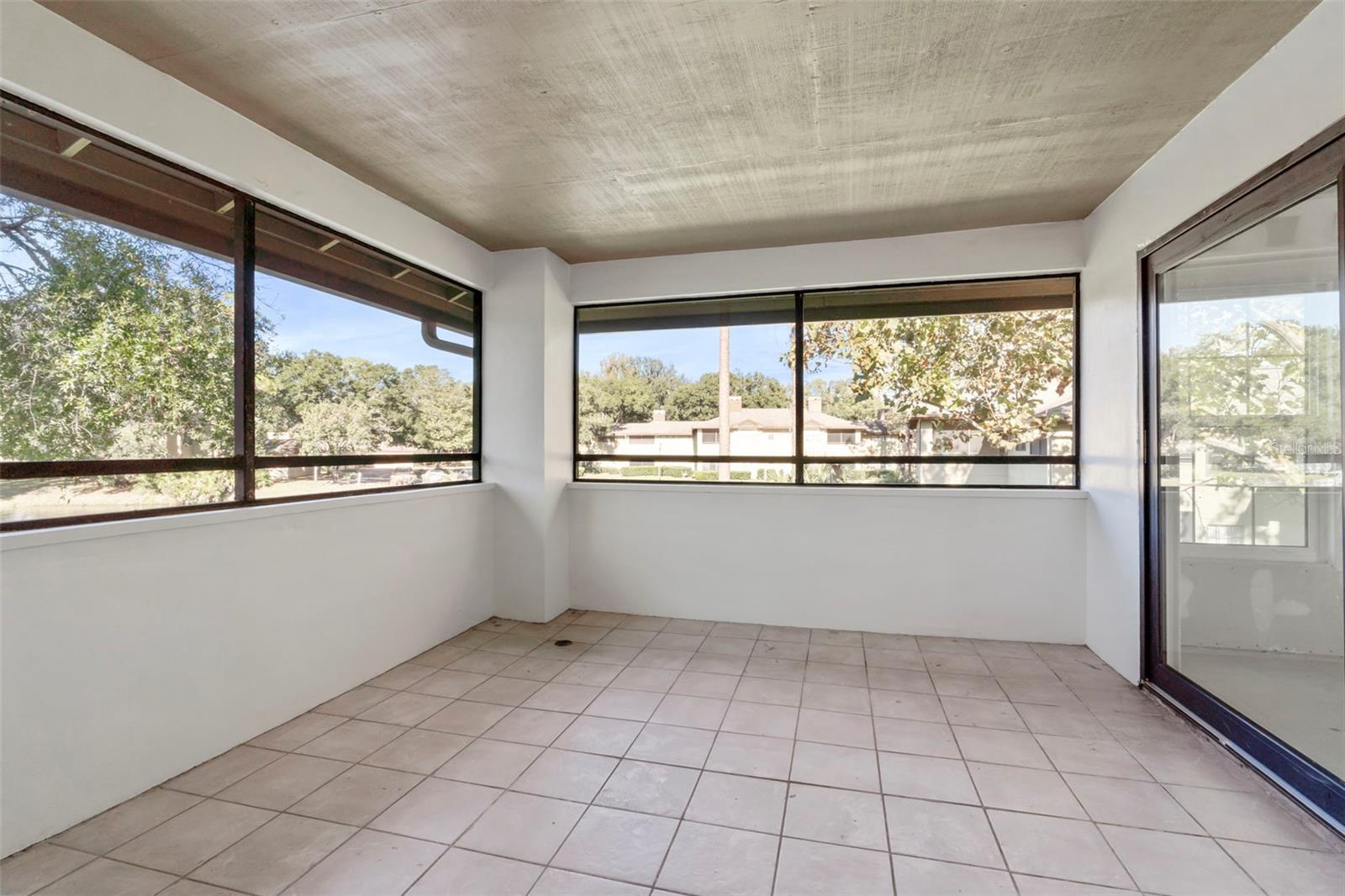 LAKECREST CONDO - Residential