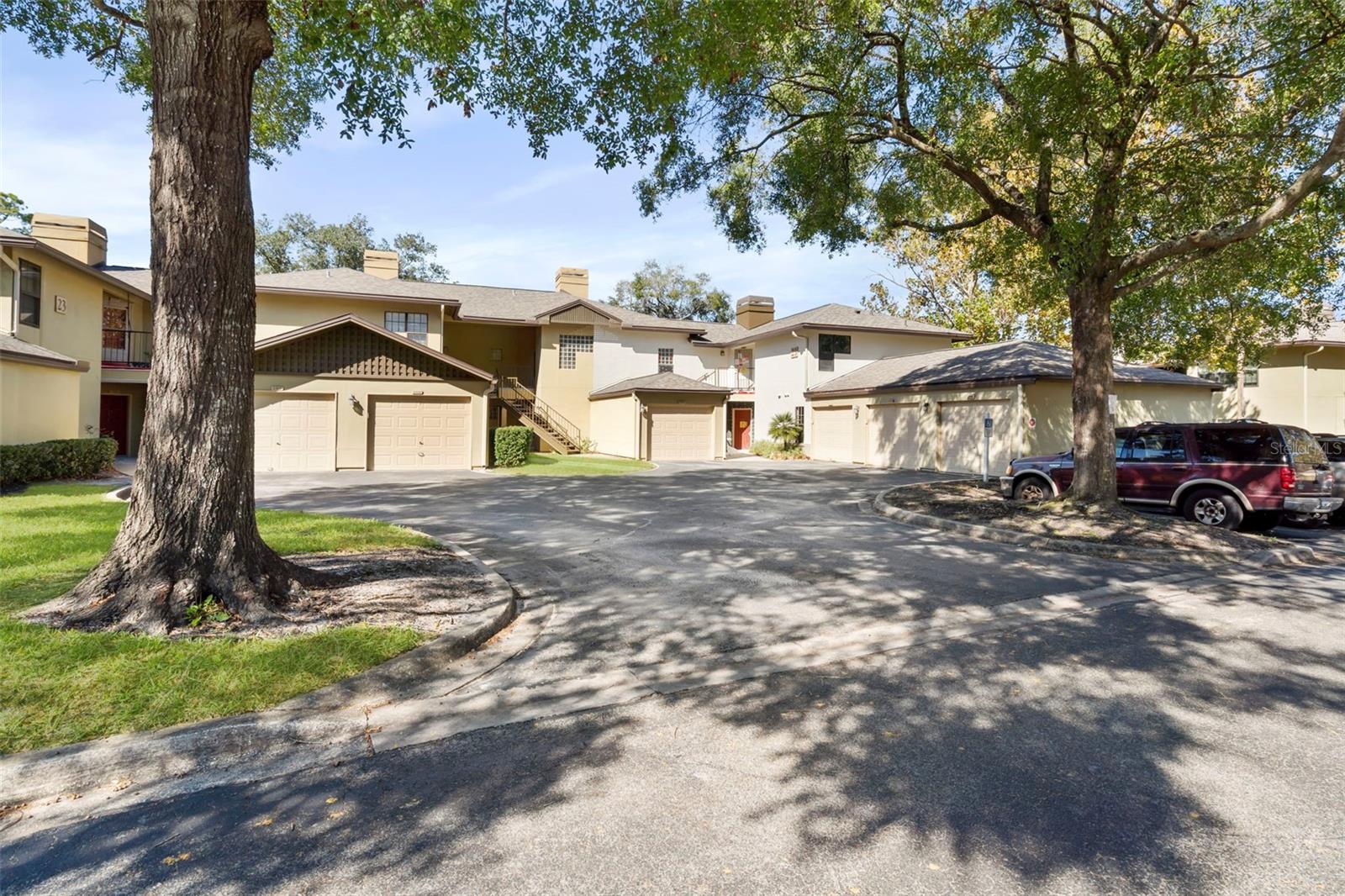 LAKECREST CONDO - Residential