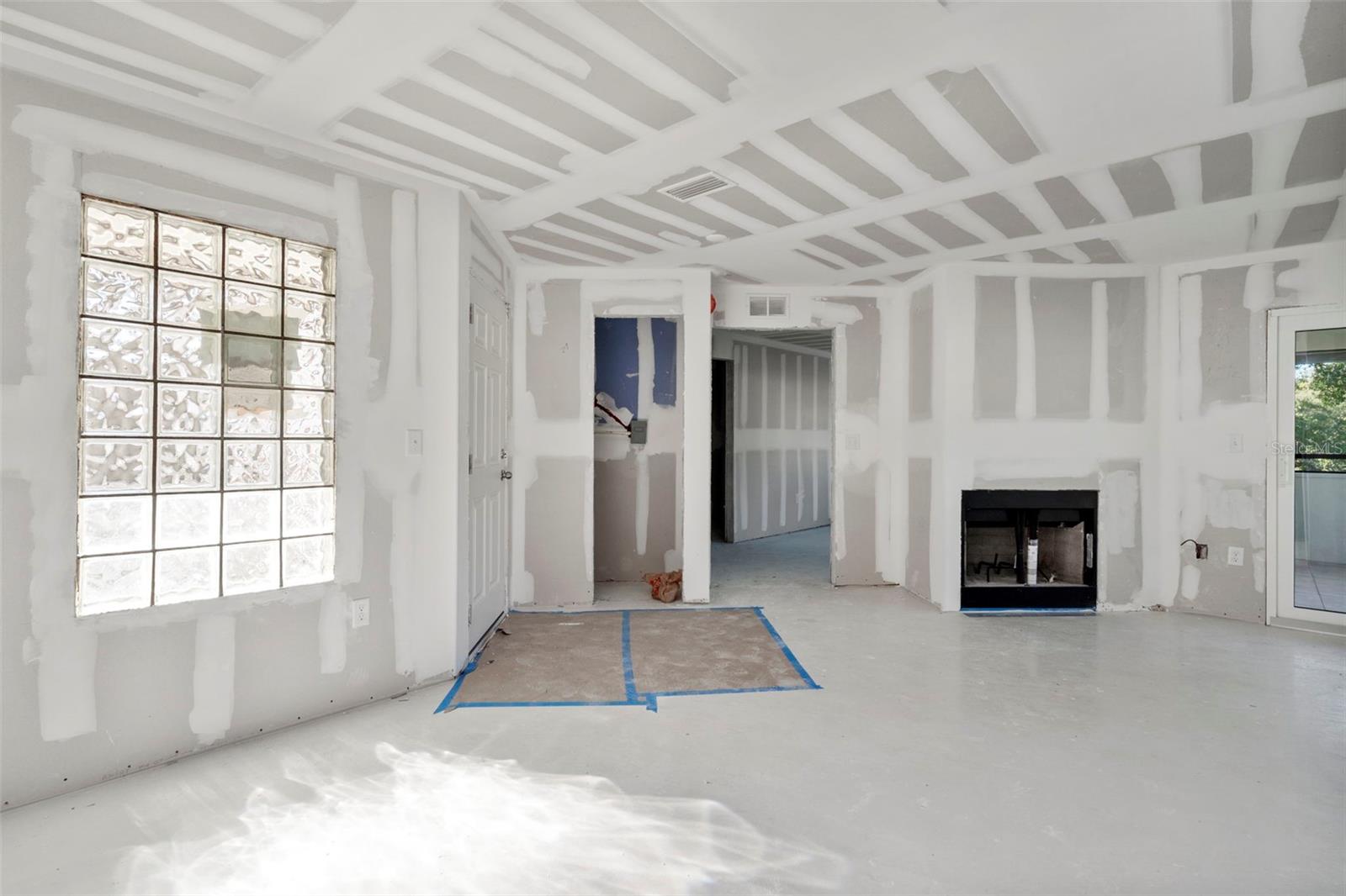 LAKECREST CONDO - Residential