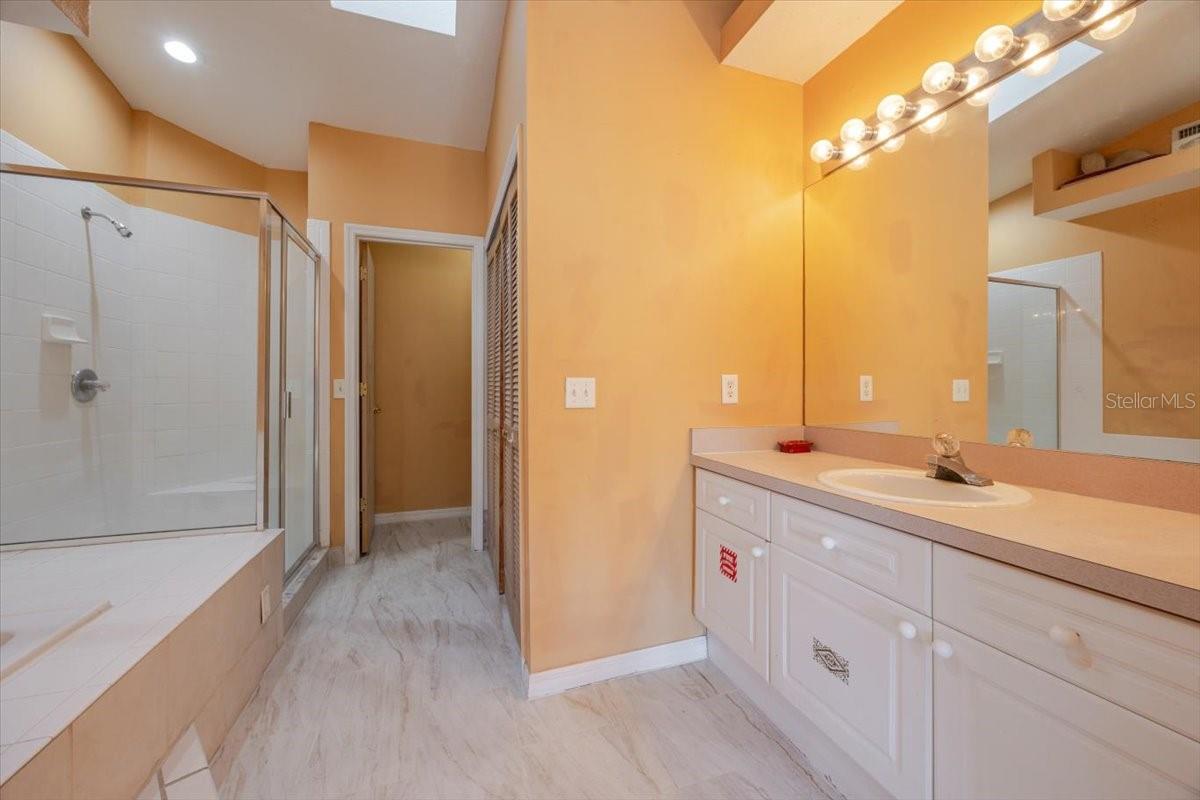 ISLAND CLUB WEST PHASE ONE - Residential Lease