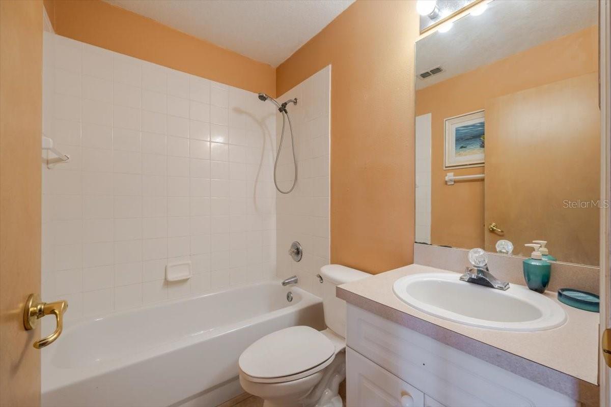 ISLAND CLUB WEST PHASE ONE - Residential Lease