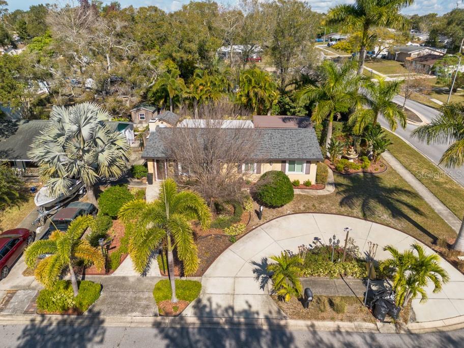 2816 APPLEWOOD DRIVE