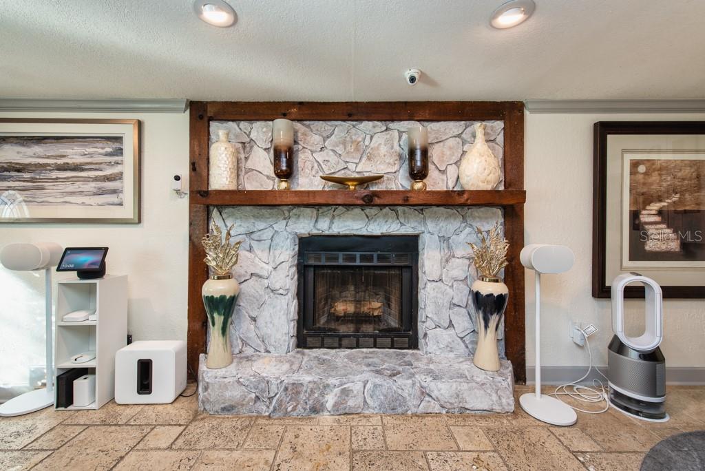 2816 APPLEWOOD DRIVE