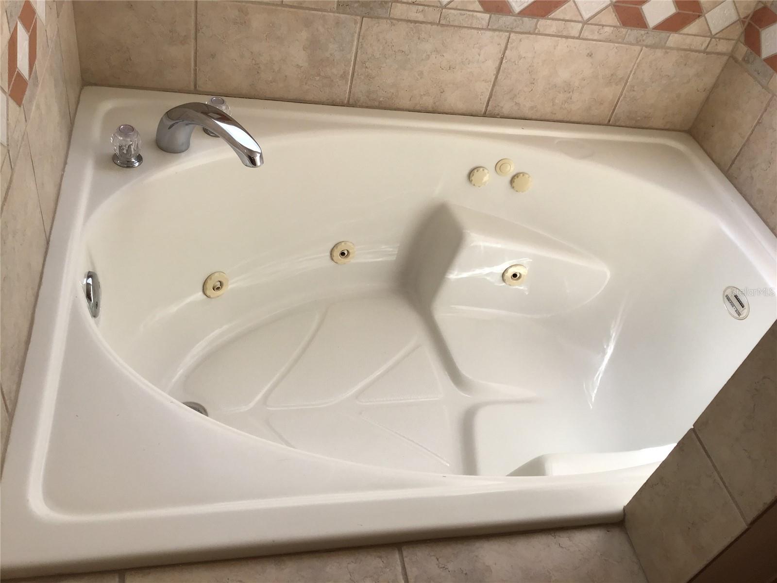 REUNION PH 2 PRCL 3 - Residential Lease