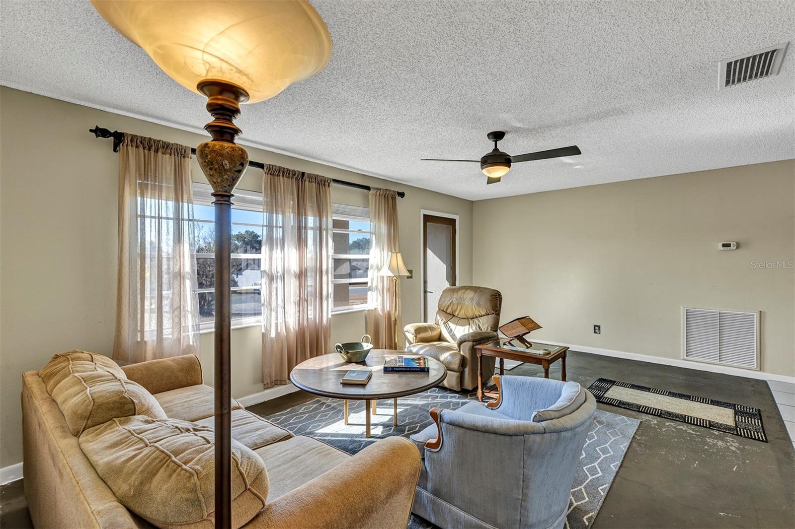 SELMA HOMESITES - Residential