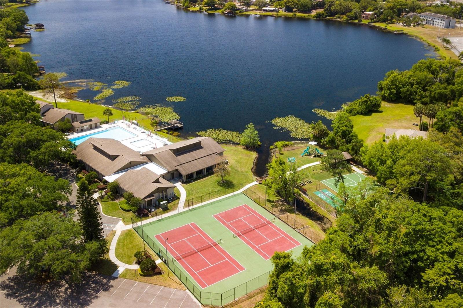 LAKE OF THE WOODS TOWNHOUSE - Residential