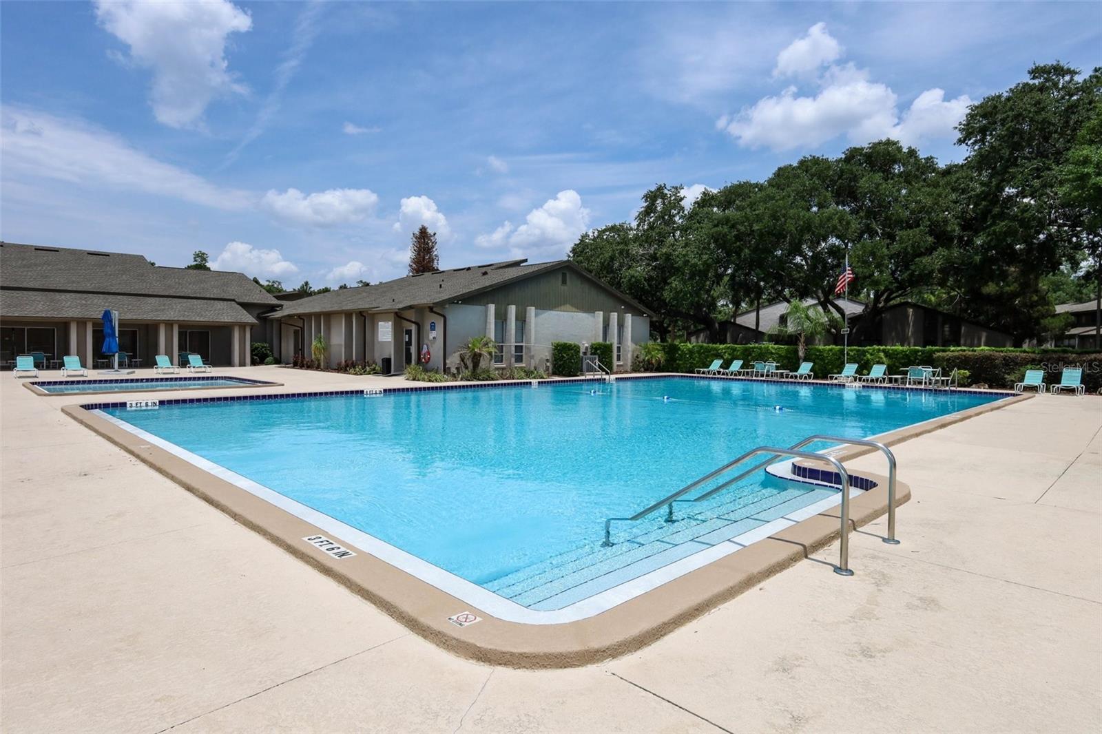 LAKE OF THE WOODS TOWNHOUSE - Residential