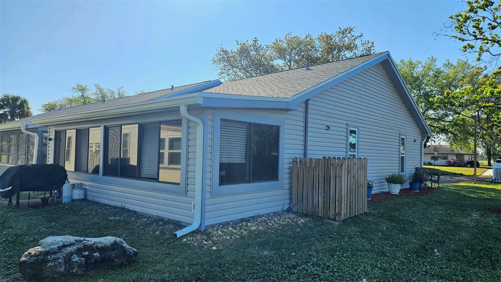 919 FAIRVILLA DRIVE