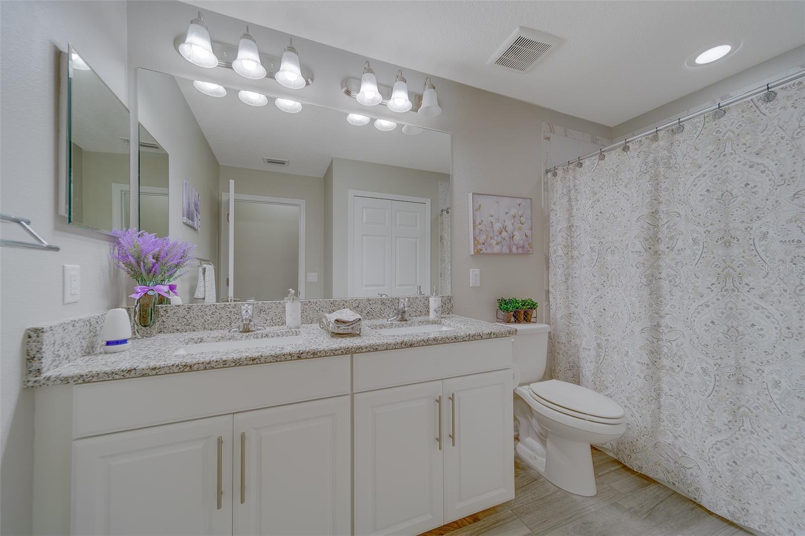 WEST LAKE TWNHMS PH 2 - Residential