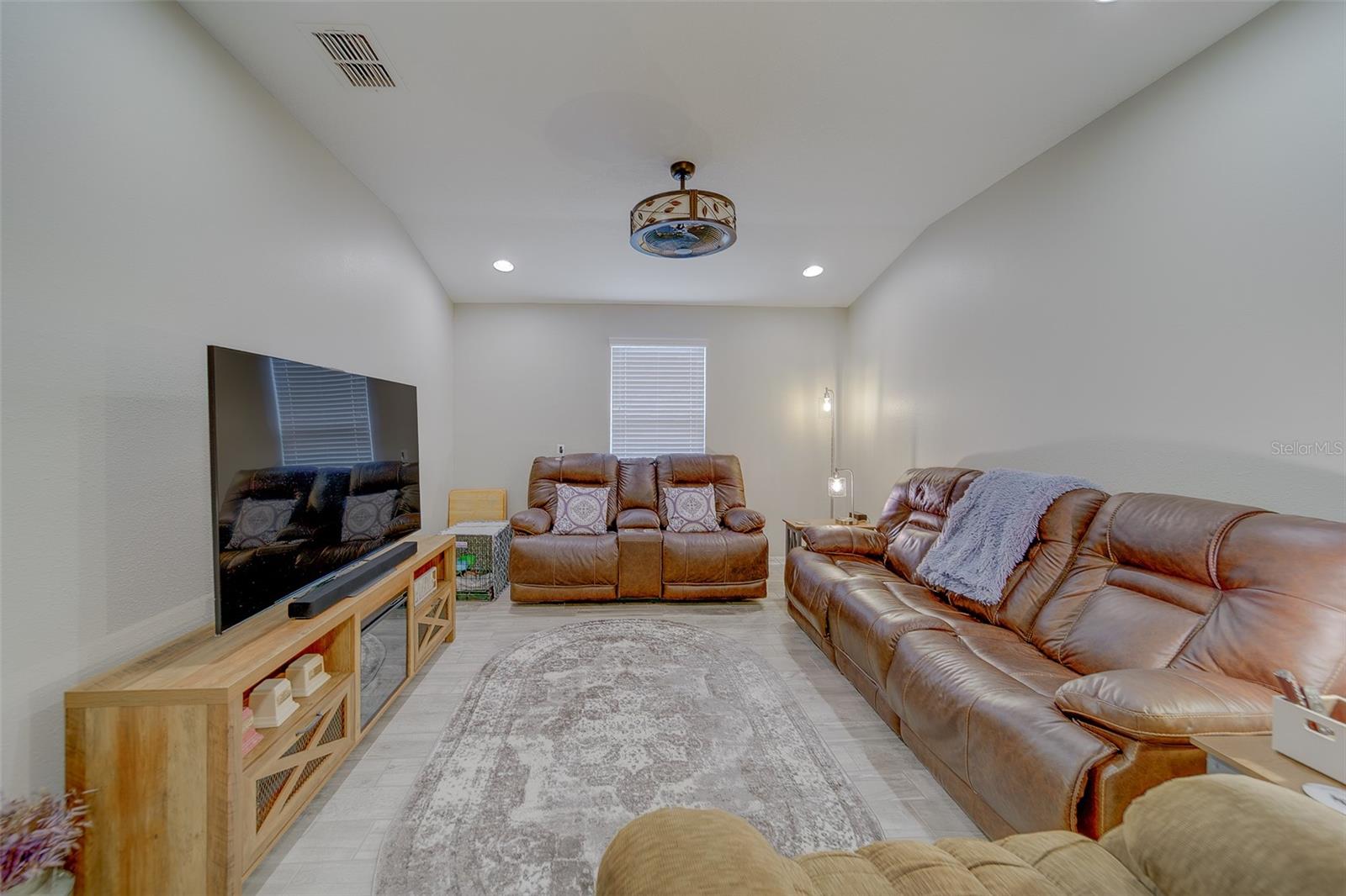 WEST LAKE TWNHMS PH 2 - Residential