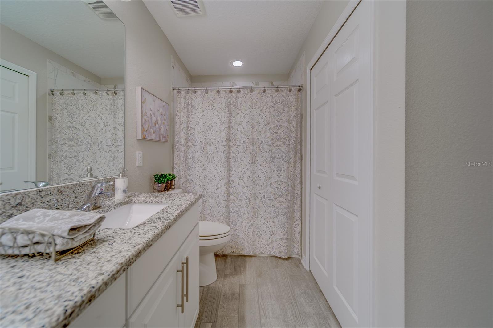 WEST LAKE TWNHMS PH 2 - Residential