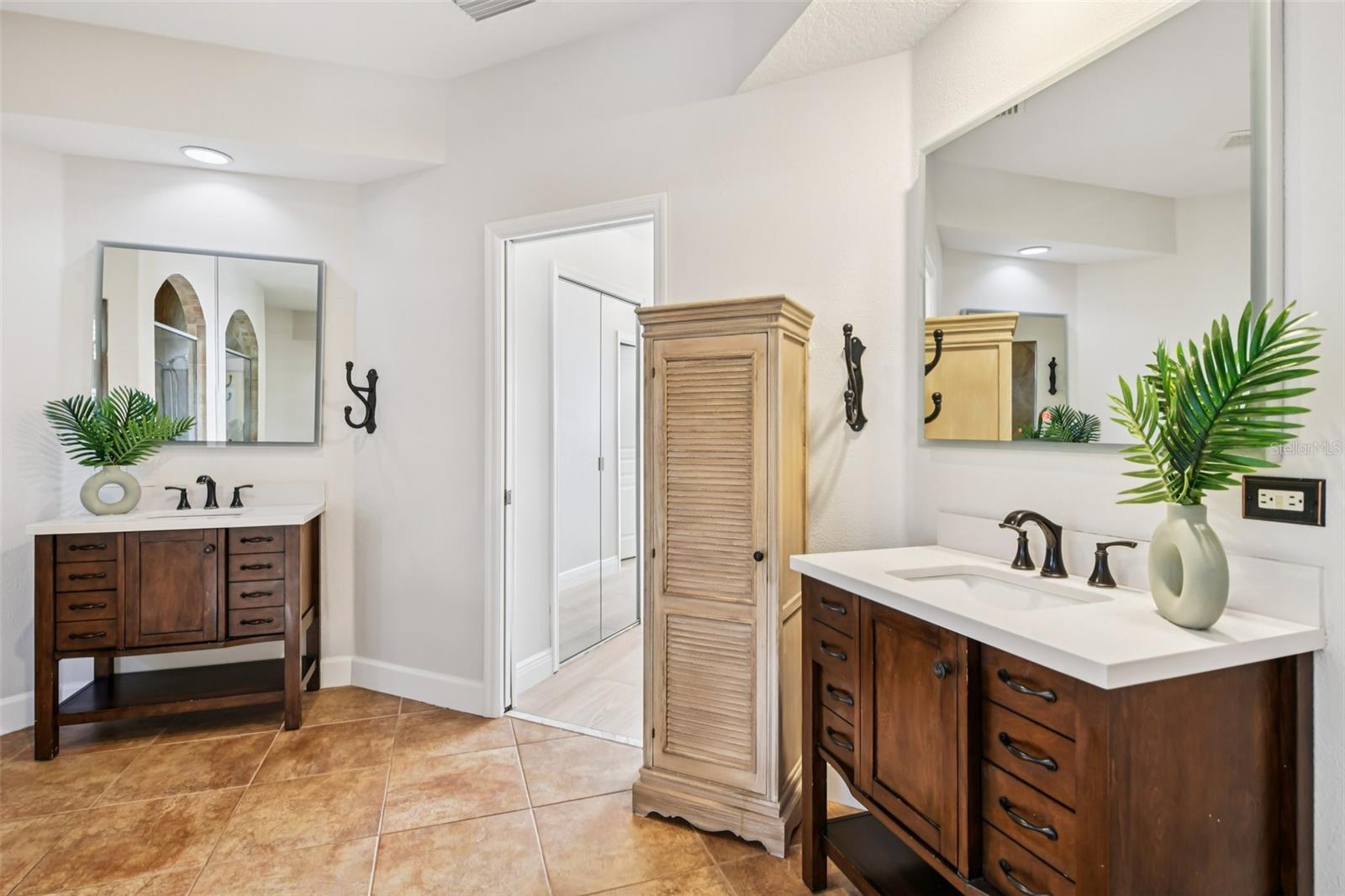 LIVE OAK RESERVE UNIT FOUR - Residential