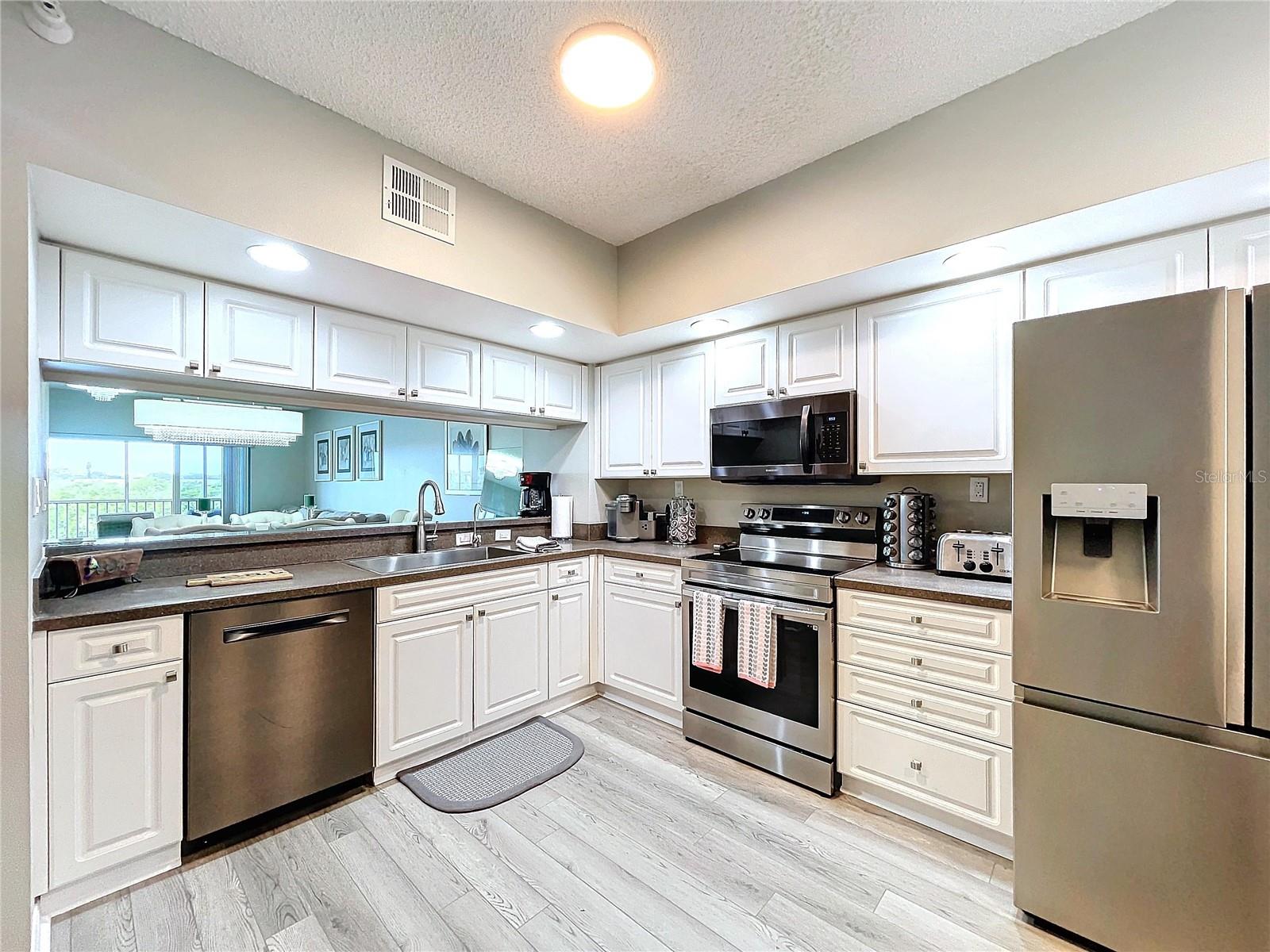 6450 SHORELINE DRIVE 9203