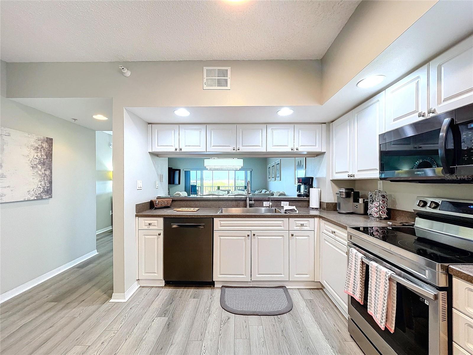6450 SHORELINE DRIVE 9203