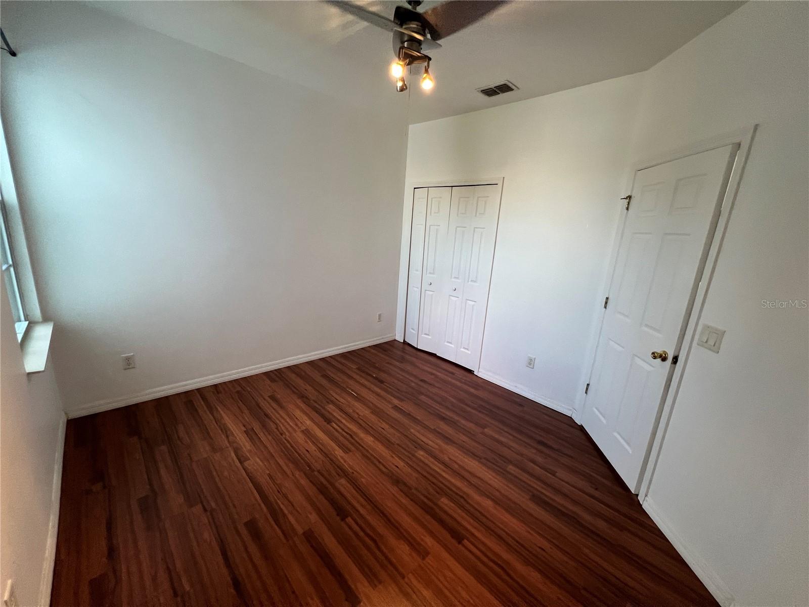 SOMERSET CHASE - Residential