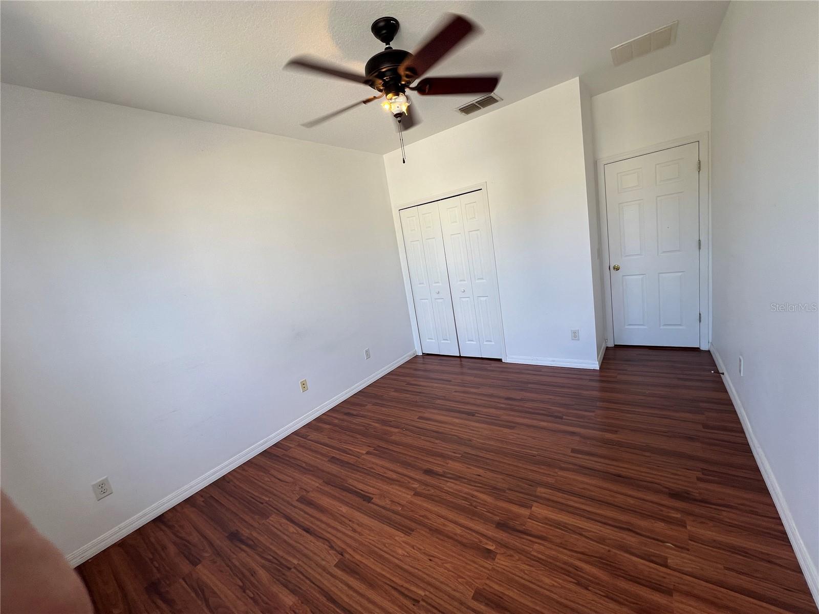 SOMERSET CHASE - Residential