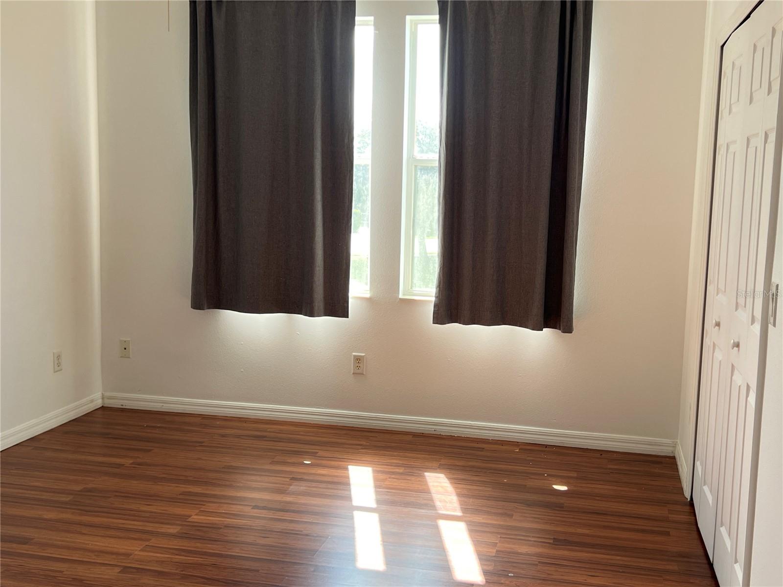SOMERSET CHASE - Residential