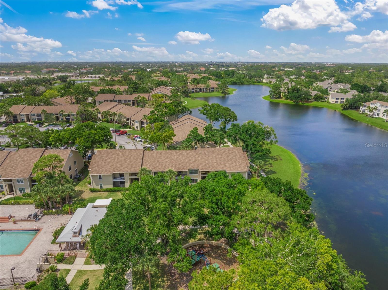 VINTAGE GRAND - Residential