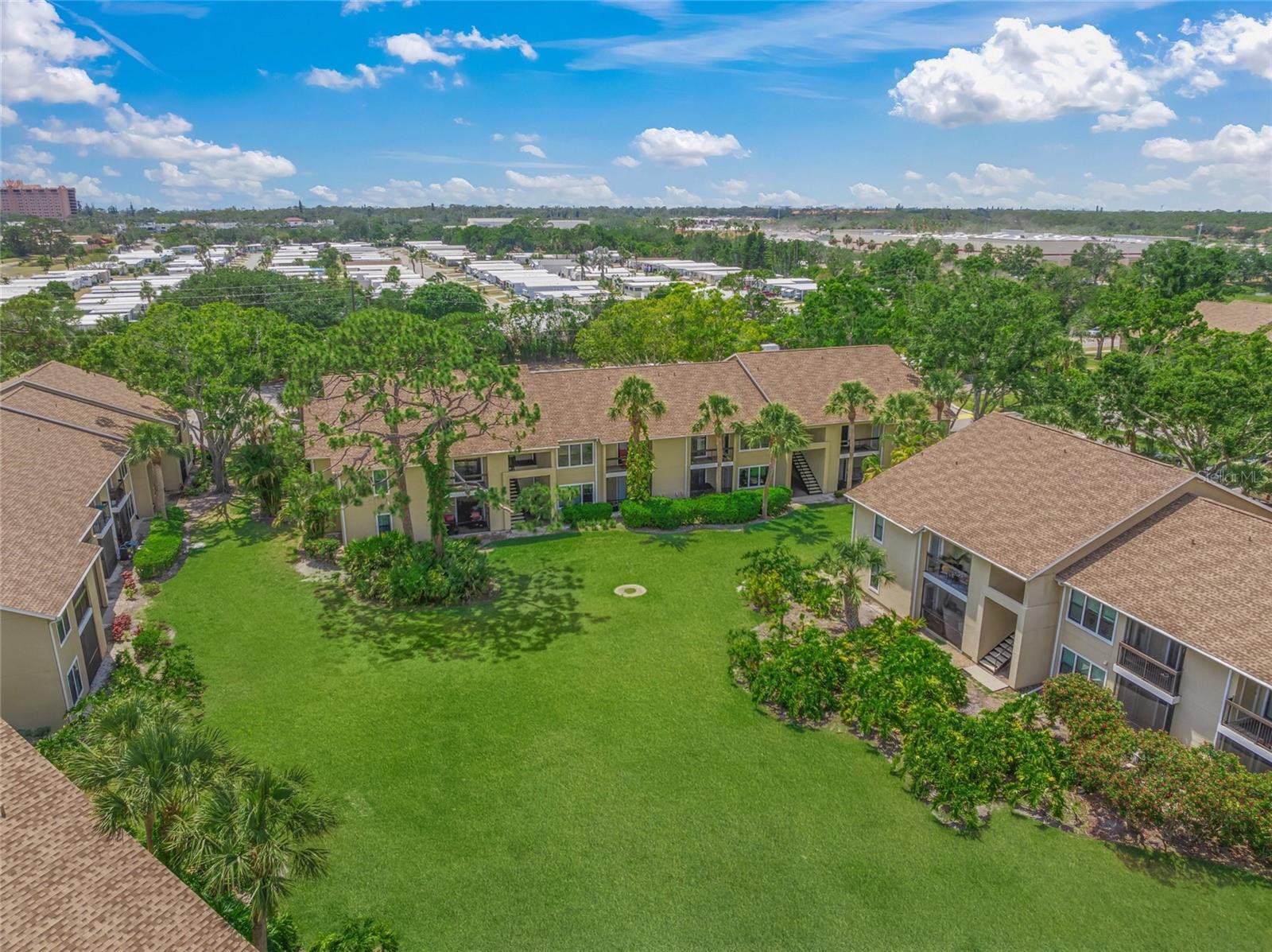 VINTAGE GRAND - Residential