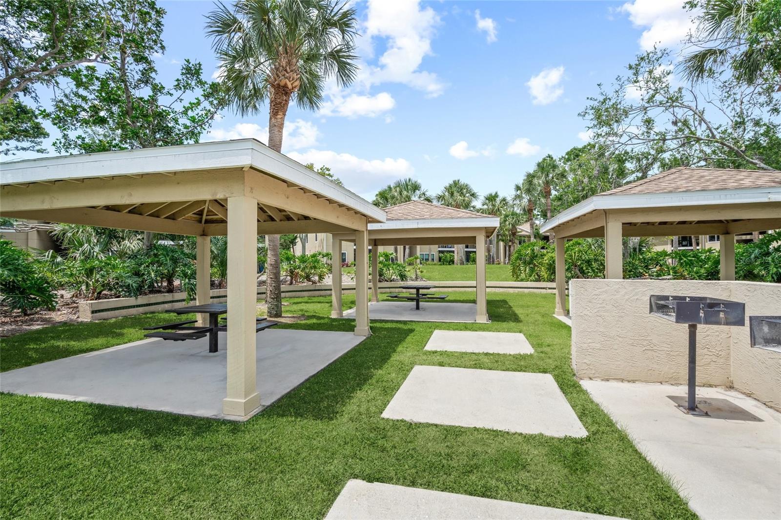 VINTAGE GRAND - Residential