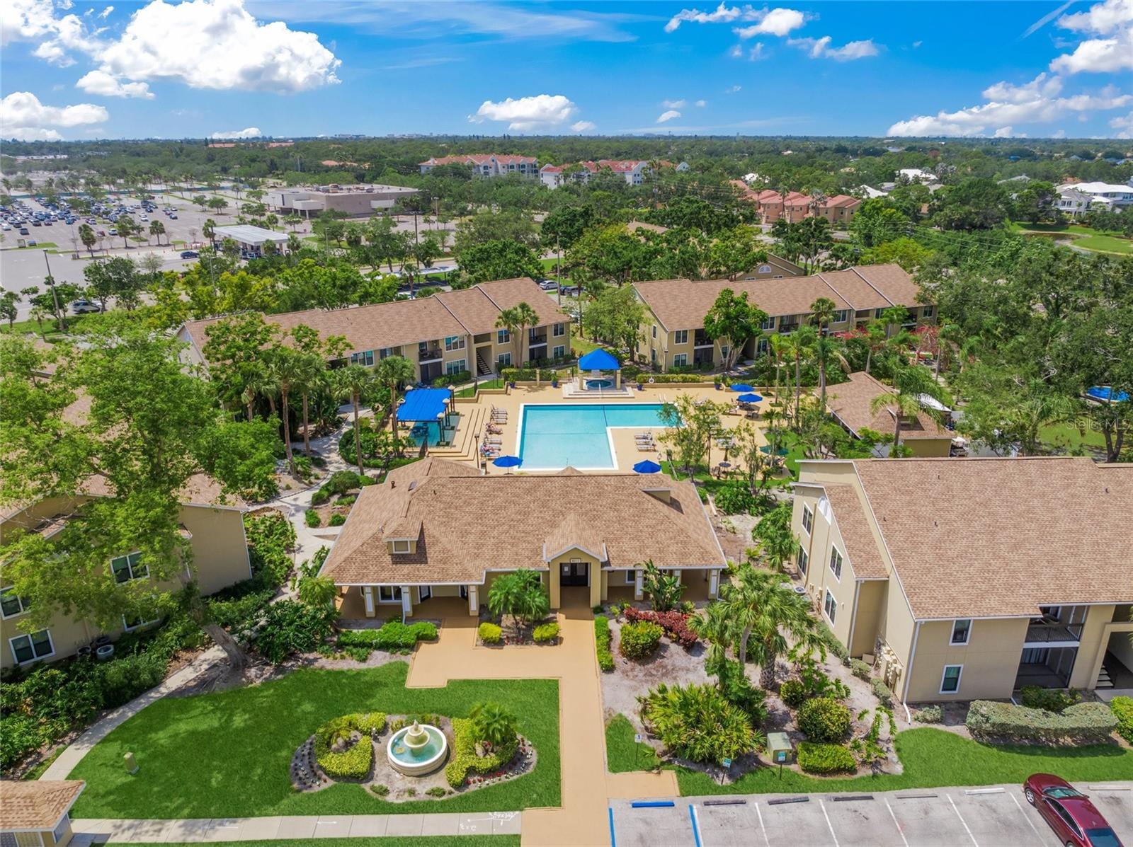 VINTAGE GRAND - Residential