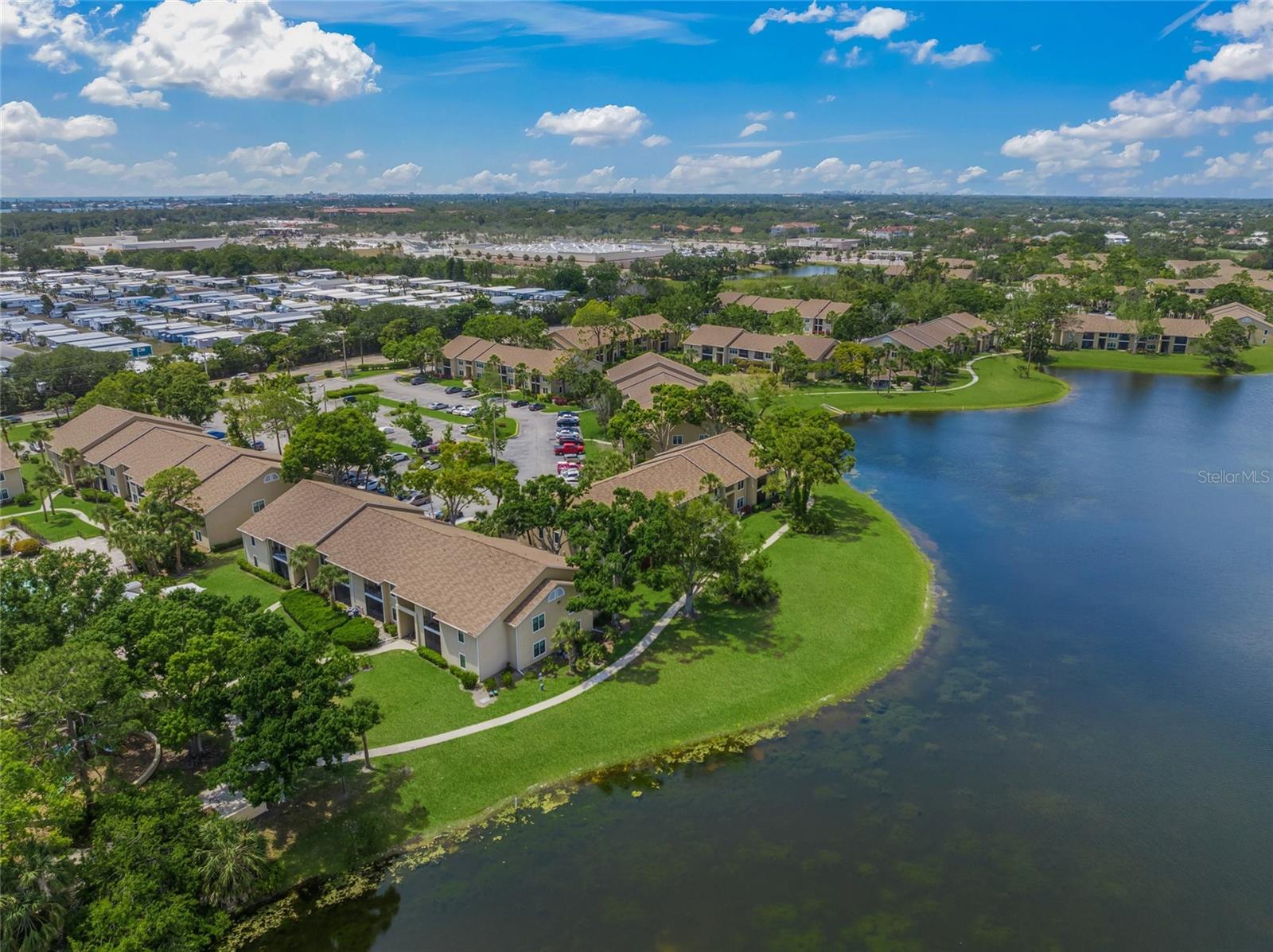 VINTAGE GRAND - Residential