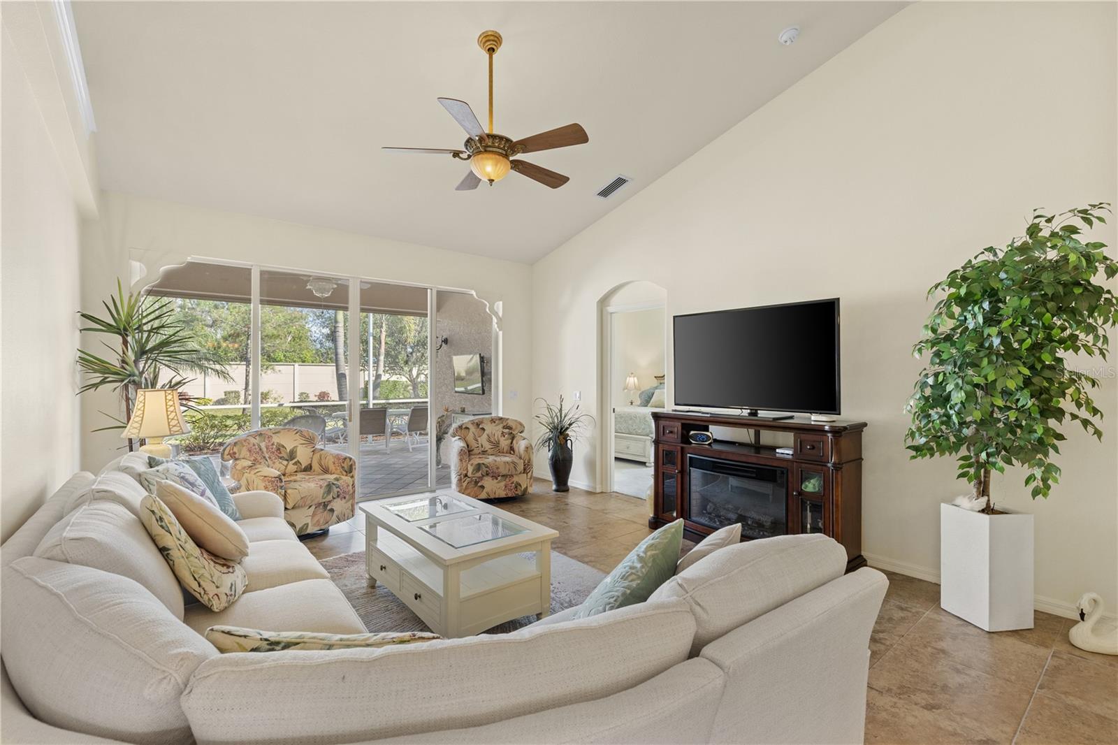 1537 MONARCH DRIVE