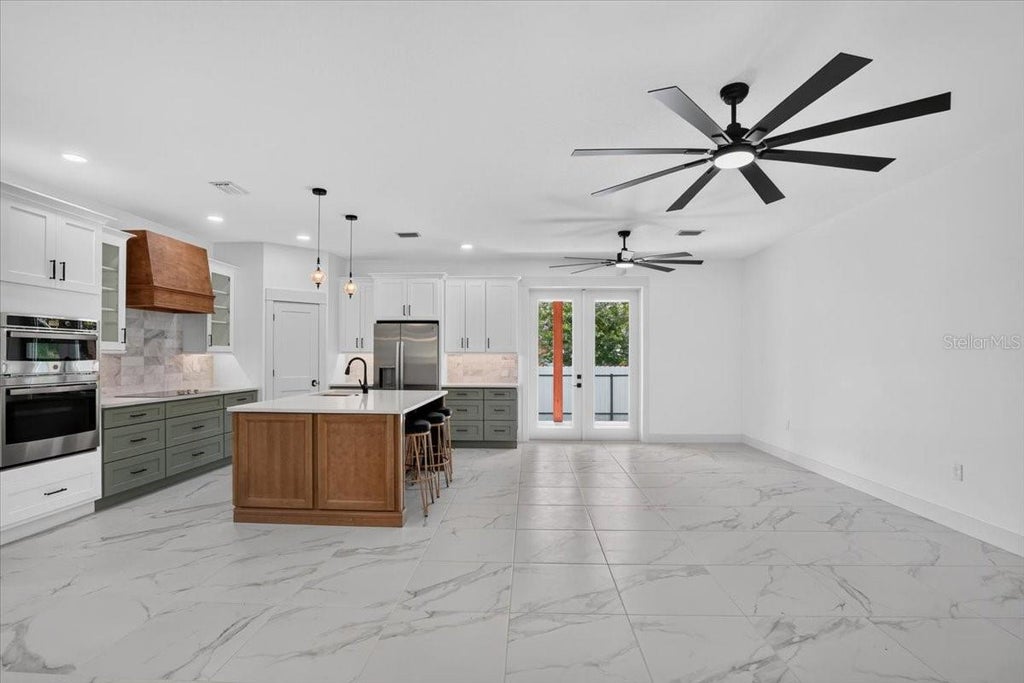 Photo of 412 17th Avenue W, Palmetto, FL 34221 (MLS # A4697674)