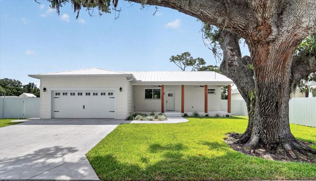 Photo of 412 17th Avenue W, Palmetto, FL 34221 (MLS # A4697674)