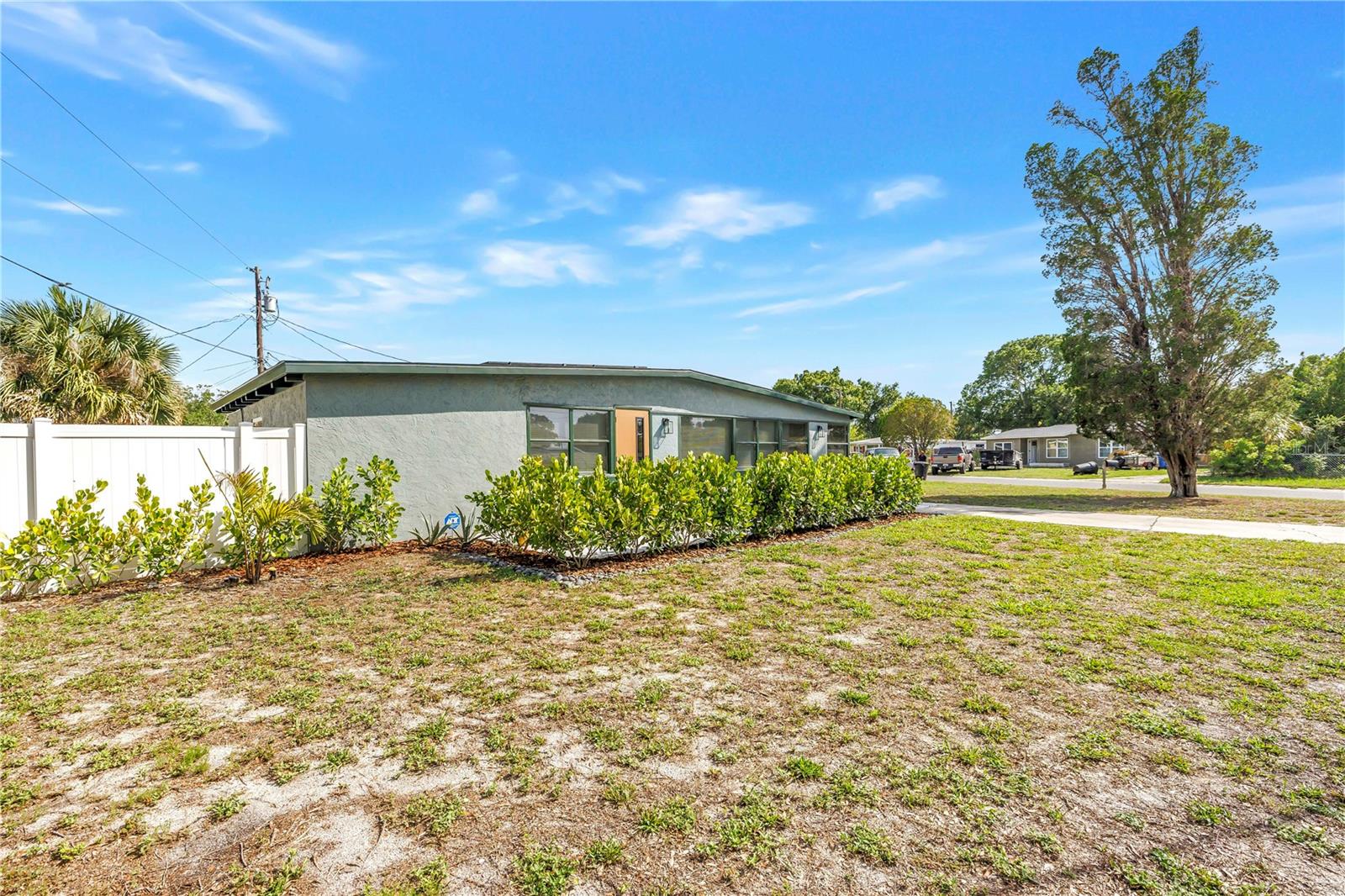 Search Properties for Sale 3 7599 MEADOWLAWN DRIVE N