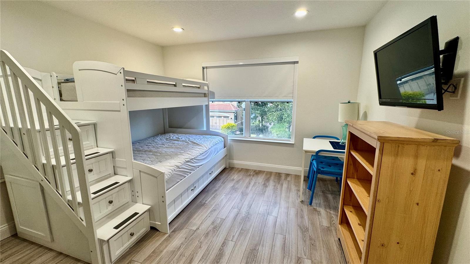 TOSCANA W - Residential Lease